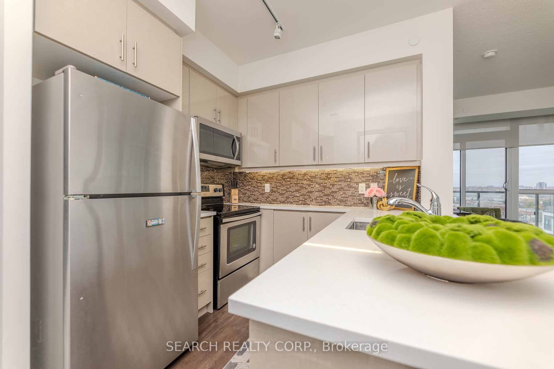 15 Zorra Street, #809