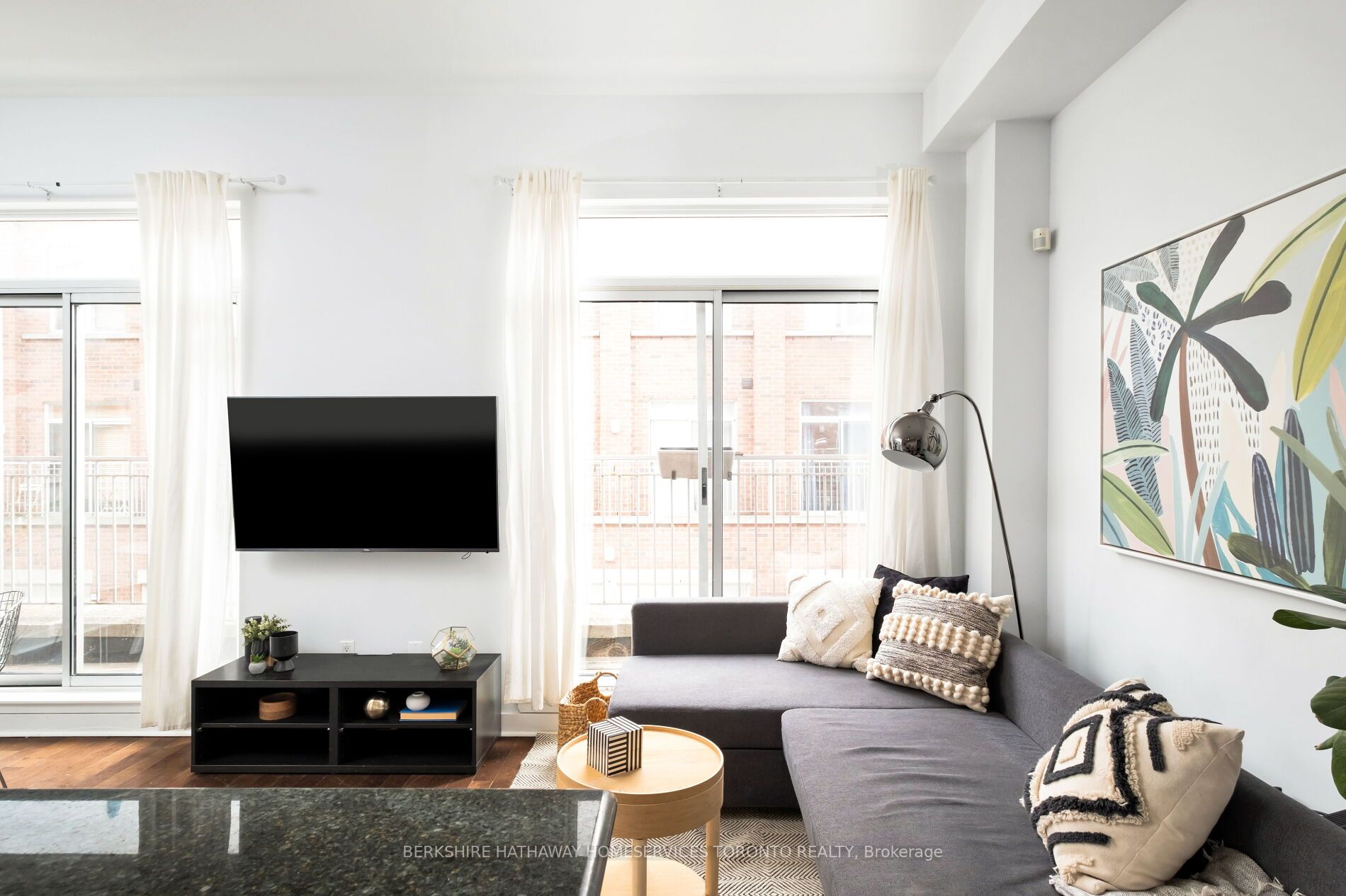 43 Dekoven Mews, #2