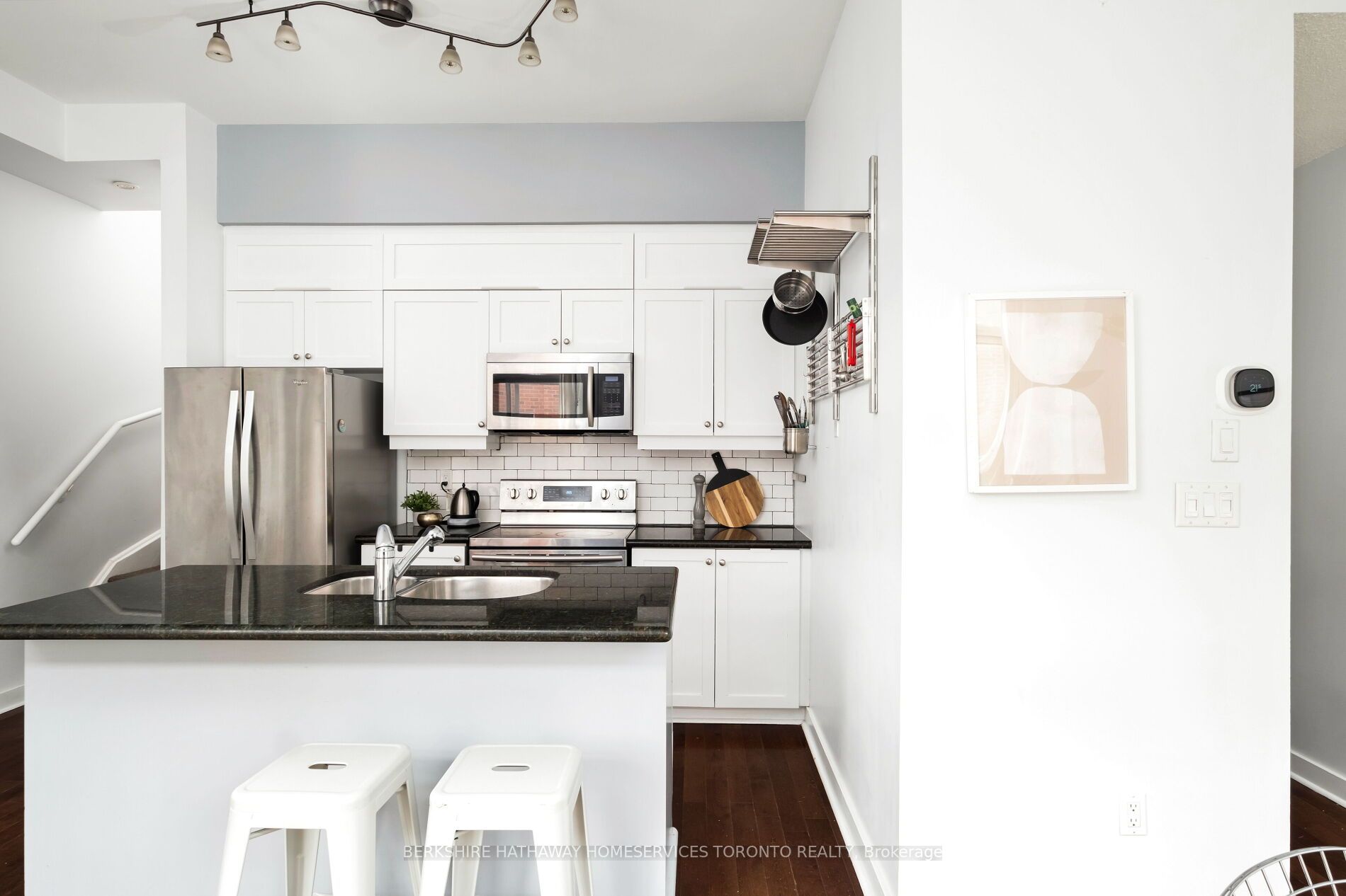 43 Dekoven Mews, #2