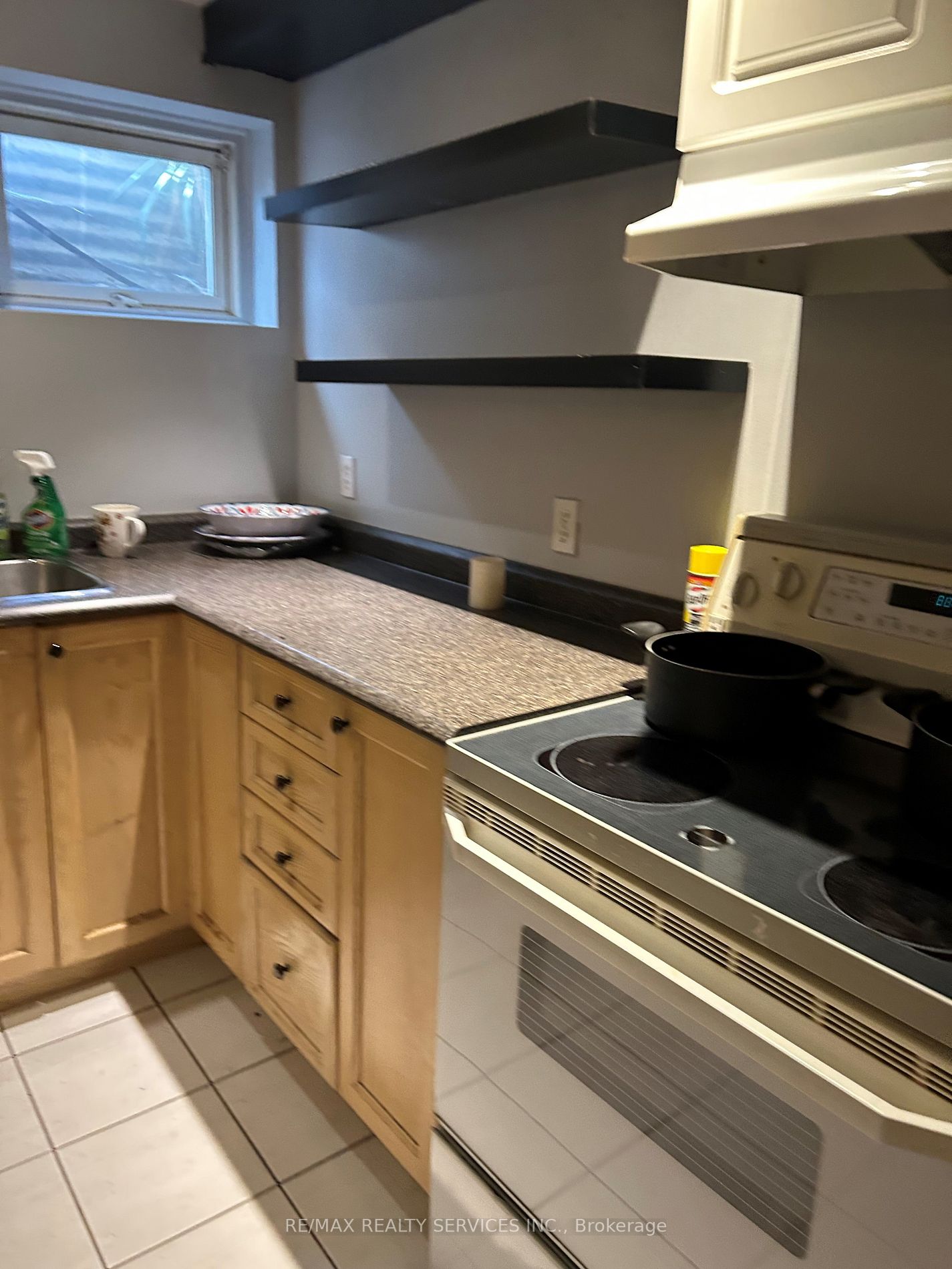 3 Brookdale Cres