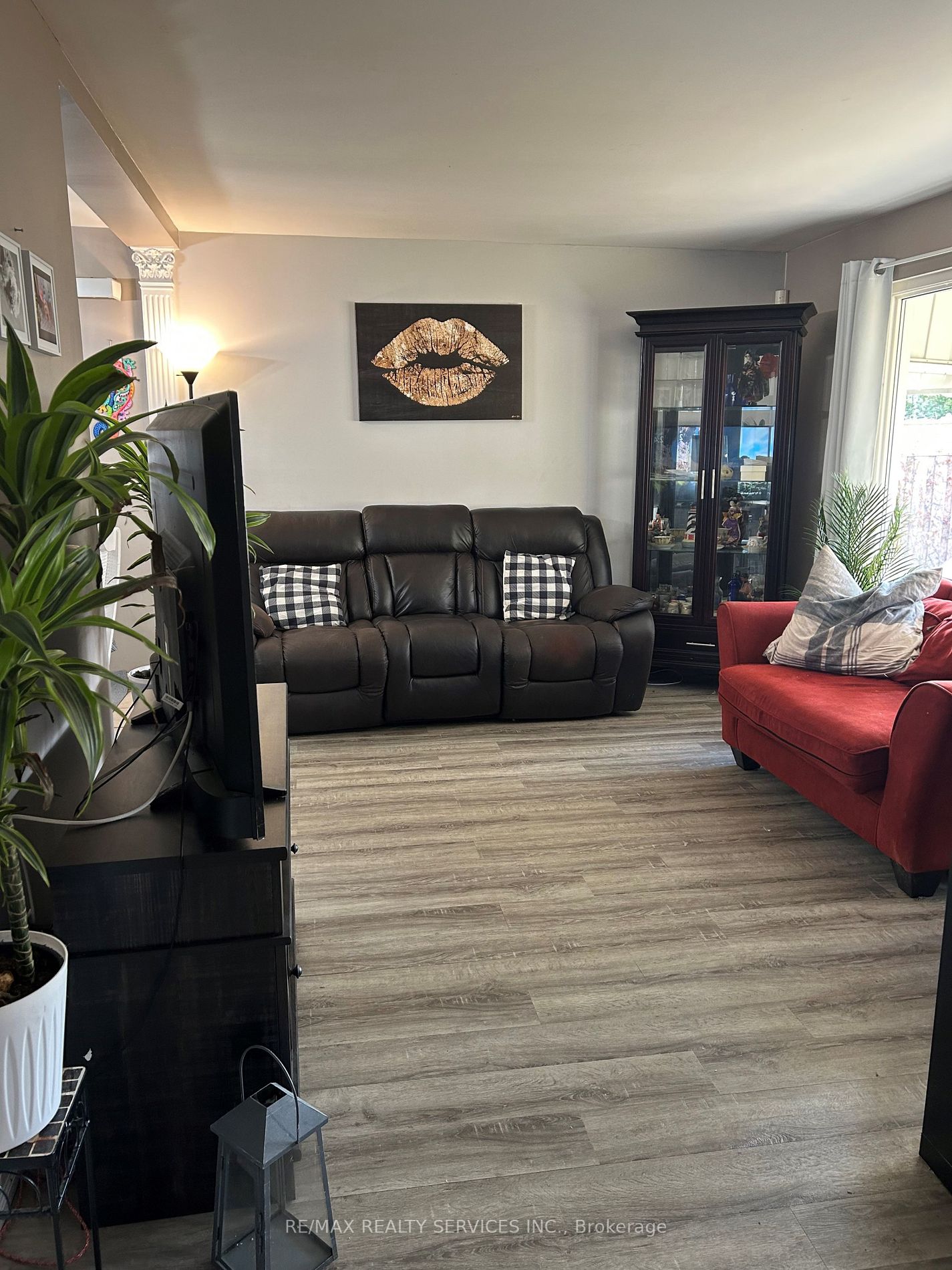 3 Brookdale Cres