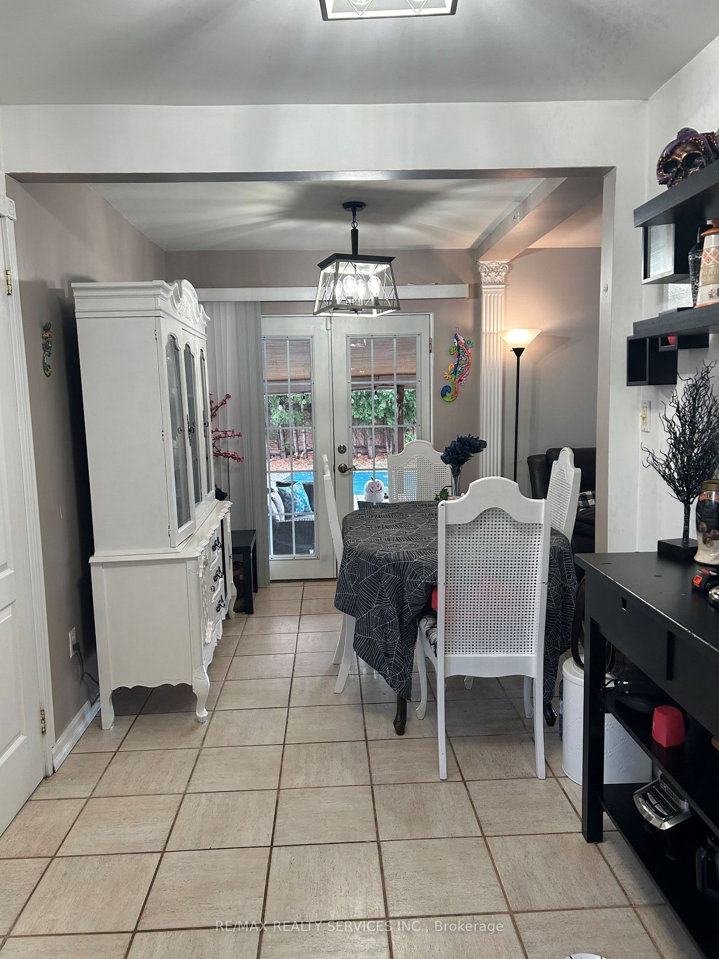 3 Brookdale Cres