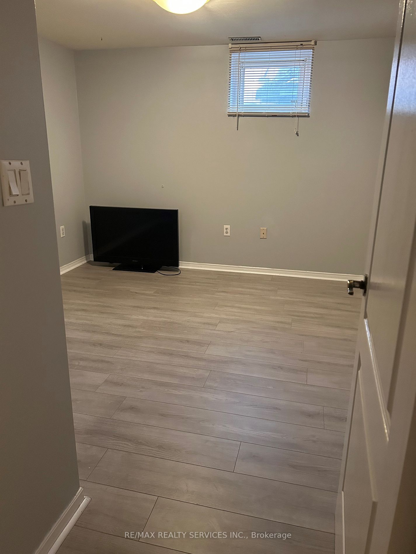 3 Brookdale Cres