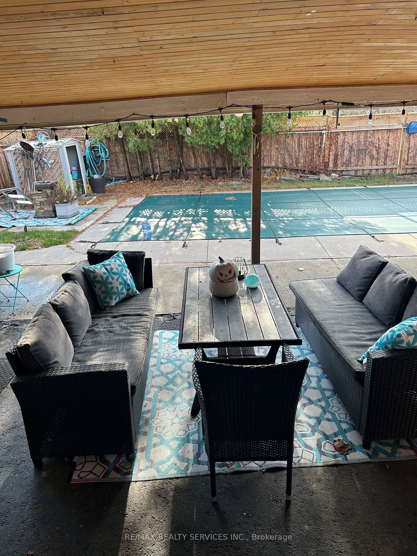3 Brookdale Cres
