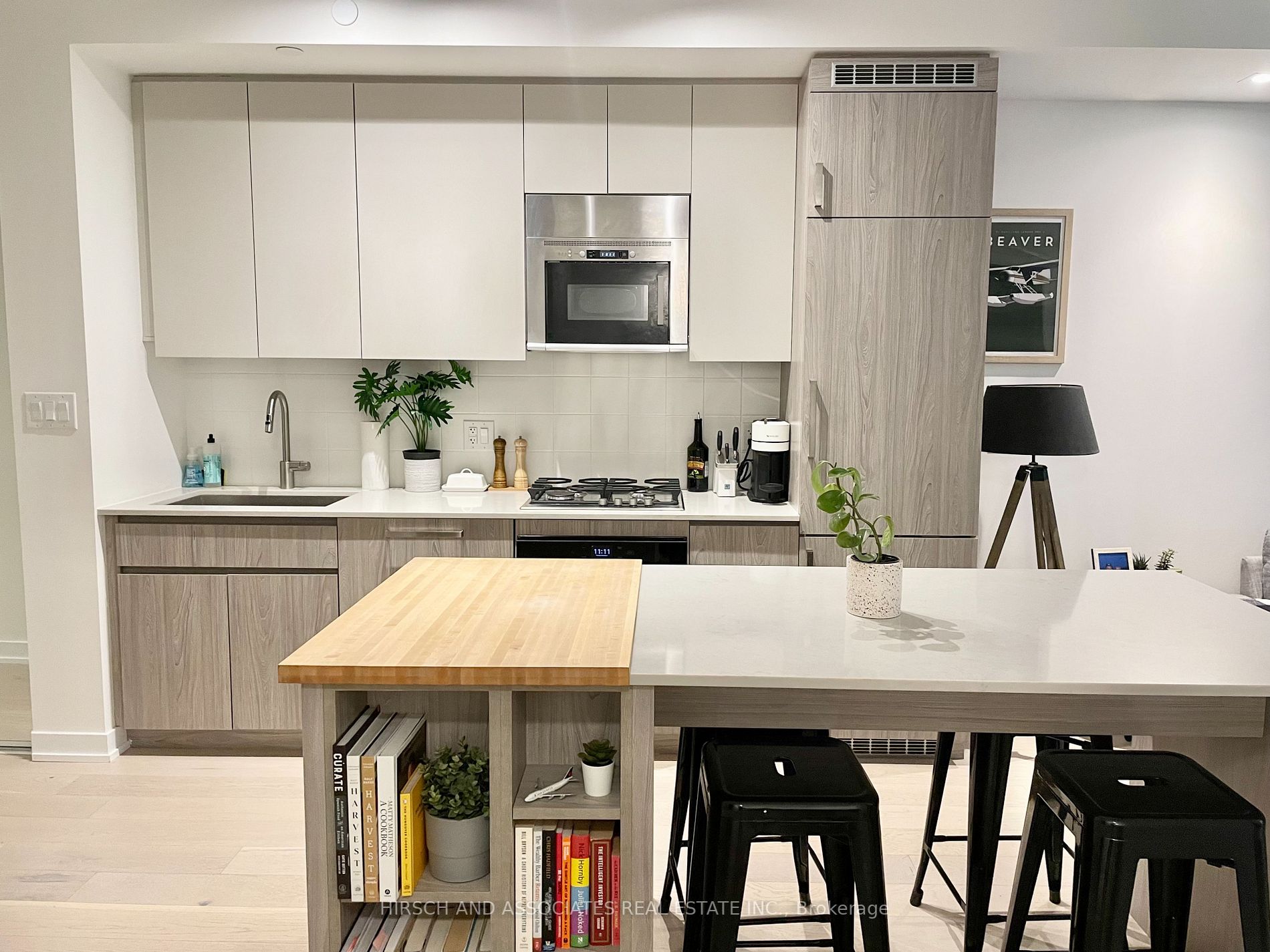 430 Roncesvalles Ave, #202