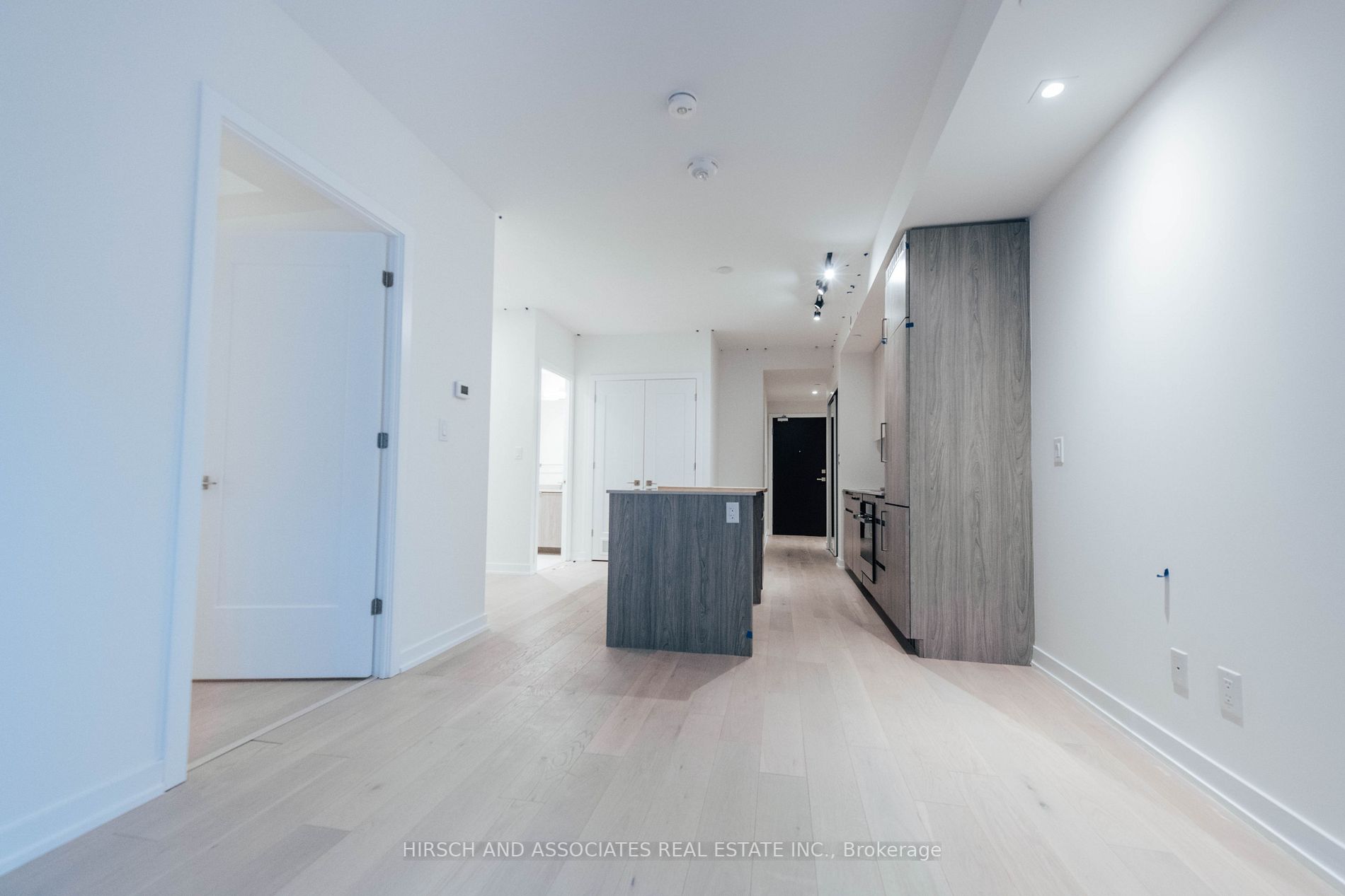 430 Roncesvalles Ave, #202
