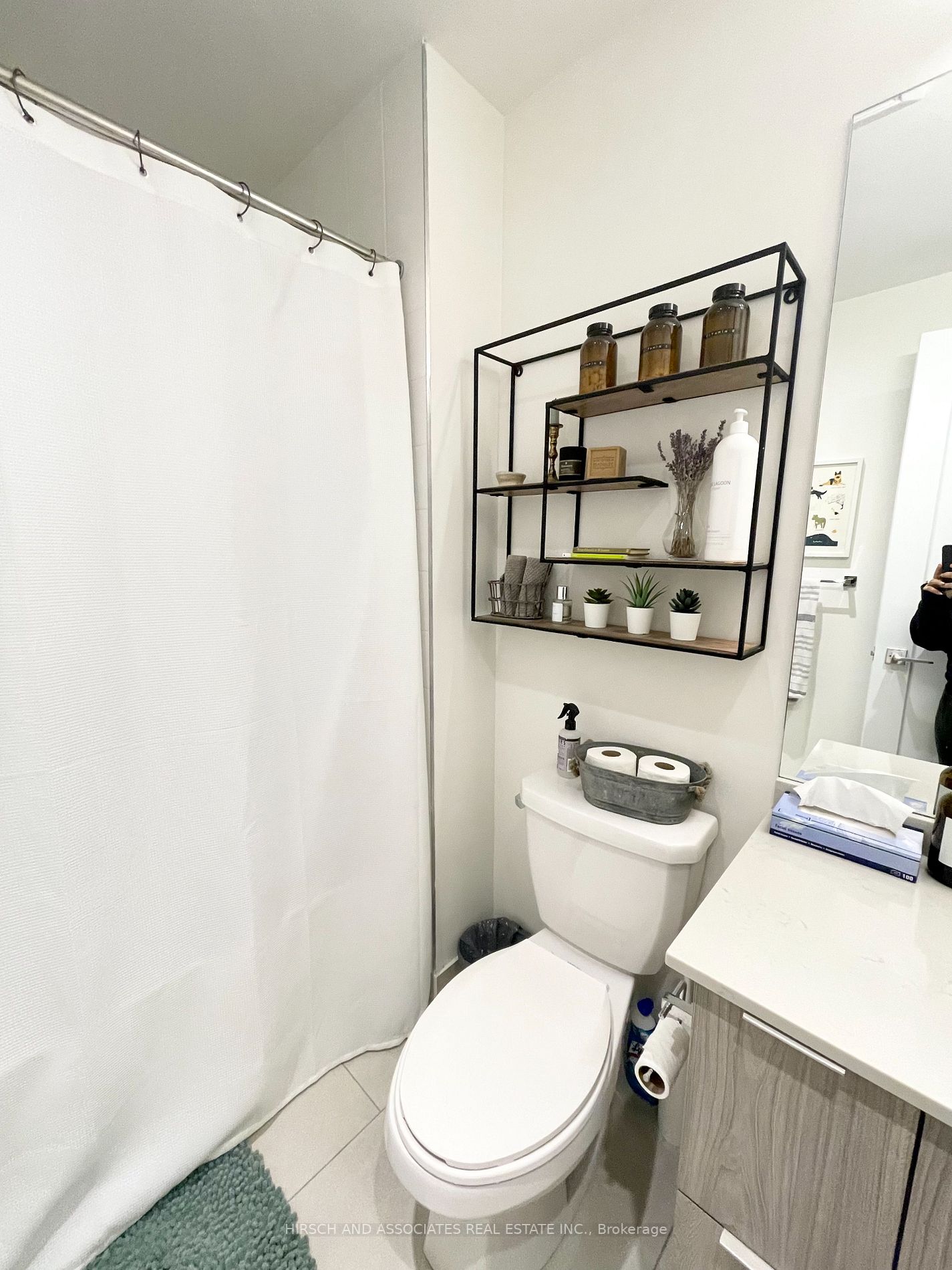 430 Roncesvalles Ave, #202