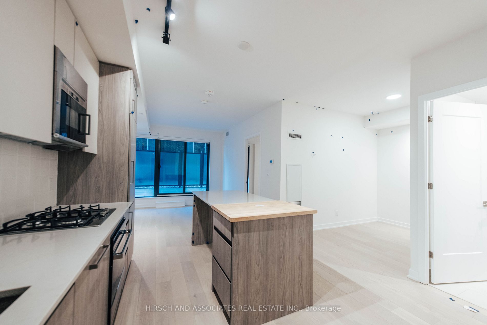 430 Roncesvalles Ave, #202