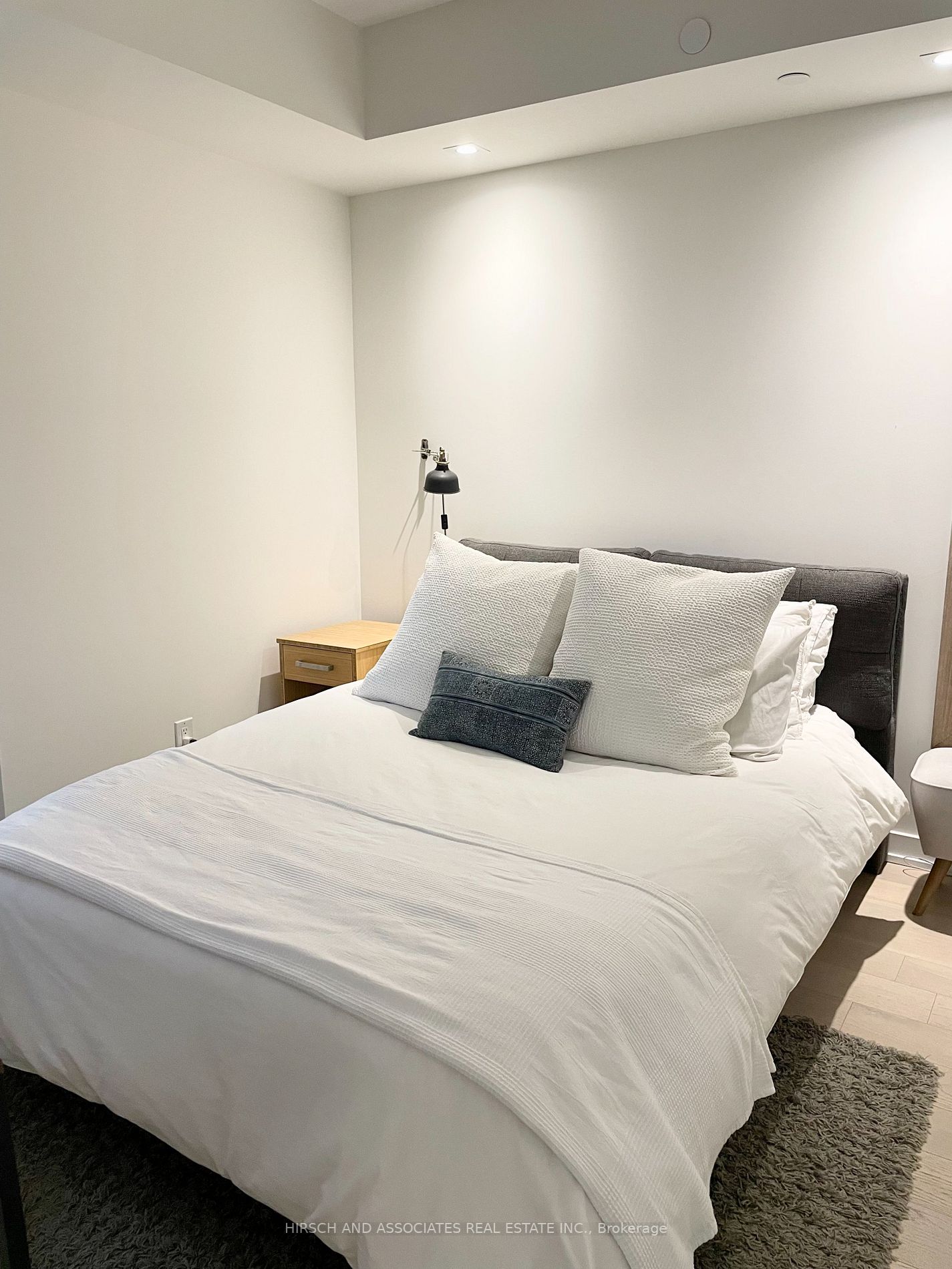 430 Roncesvalles Ave, #202