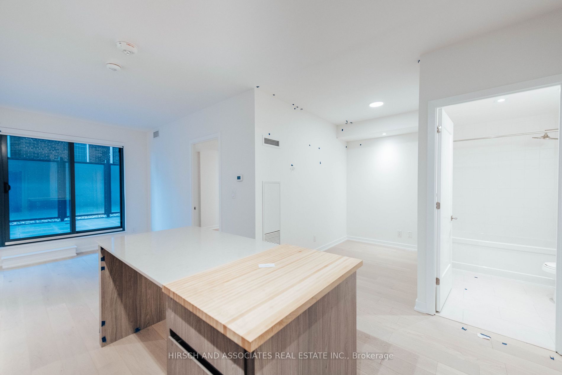 430 Roncesvalles Ave, #202