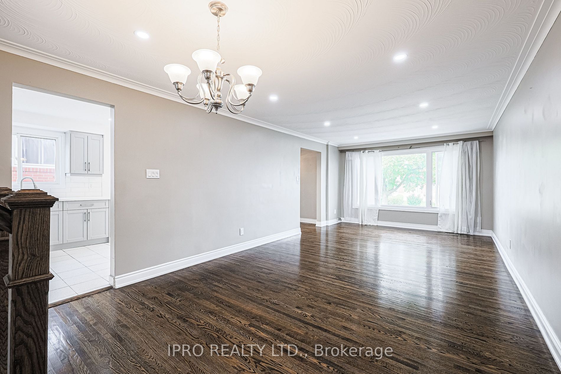52 Dellbrook Crescent