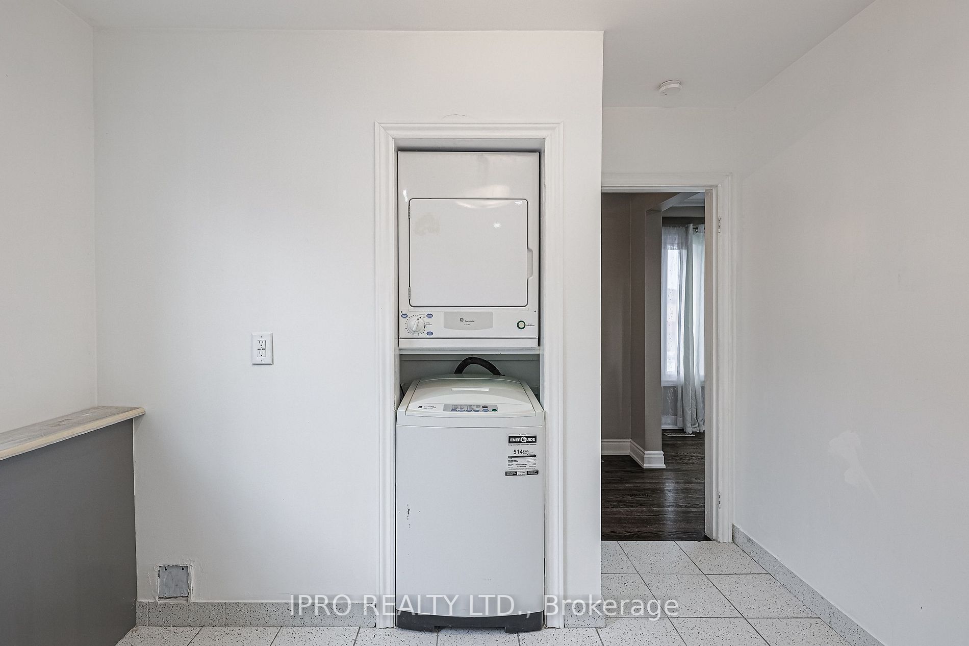 52 Dellbrook Crescent