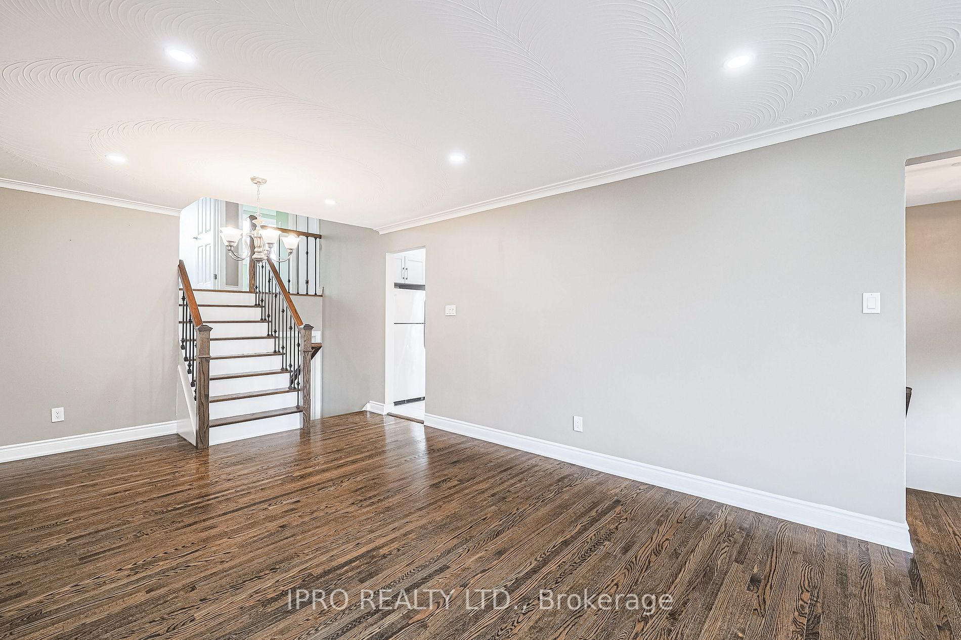 52 Dellbrook Crescent