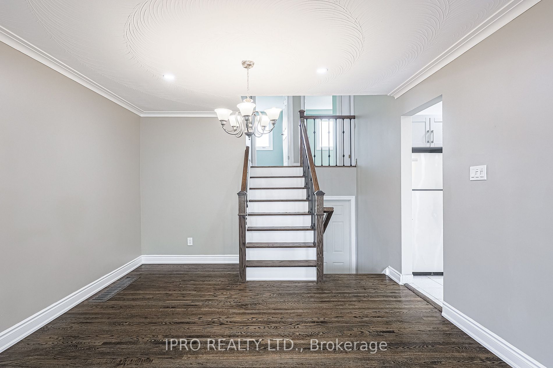 52 Dellbrook Crescent