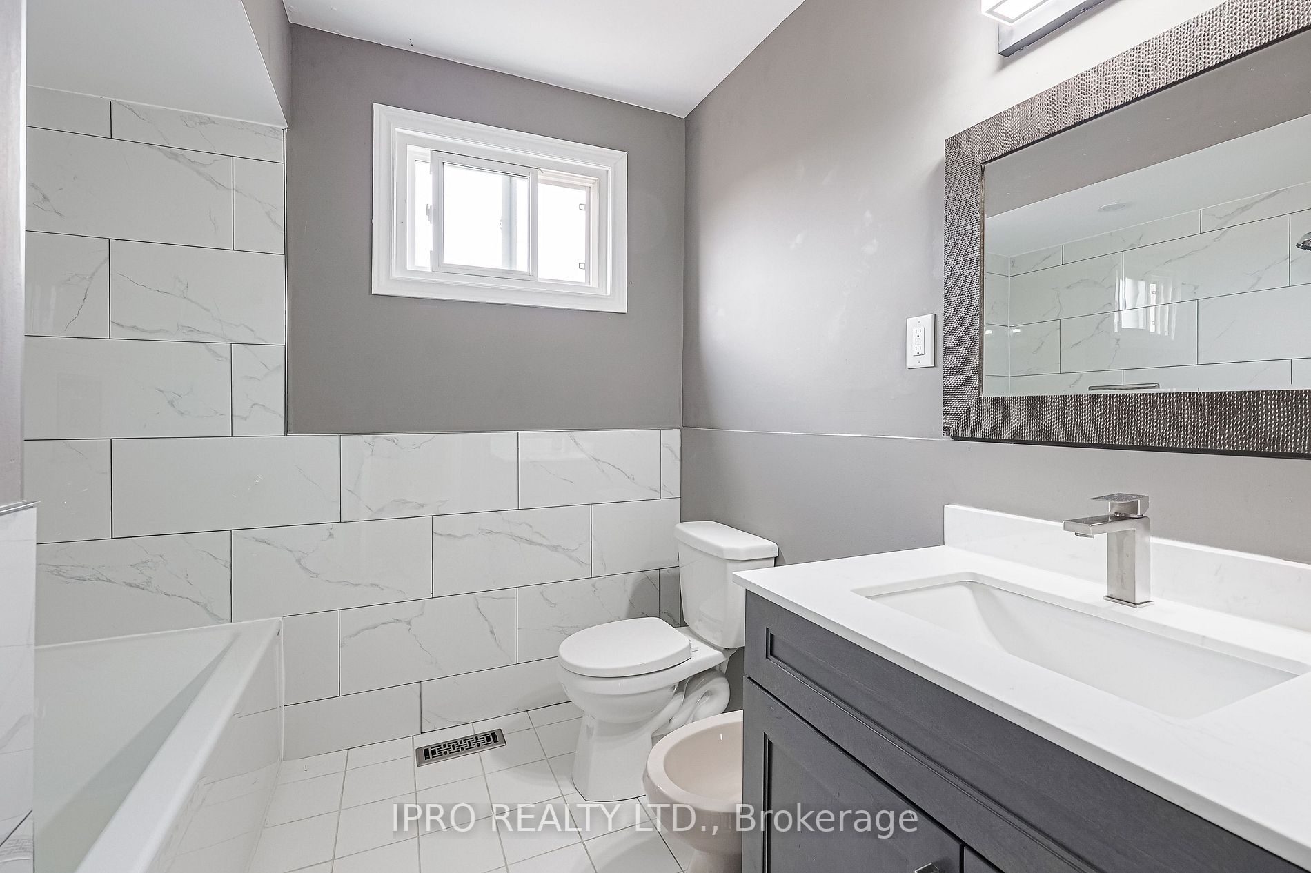 52 Dellbrook Crescent