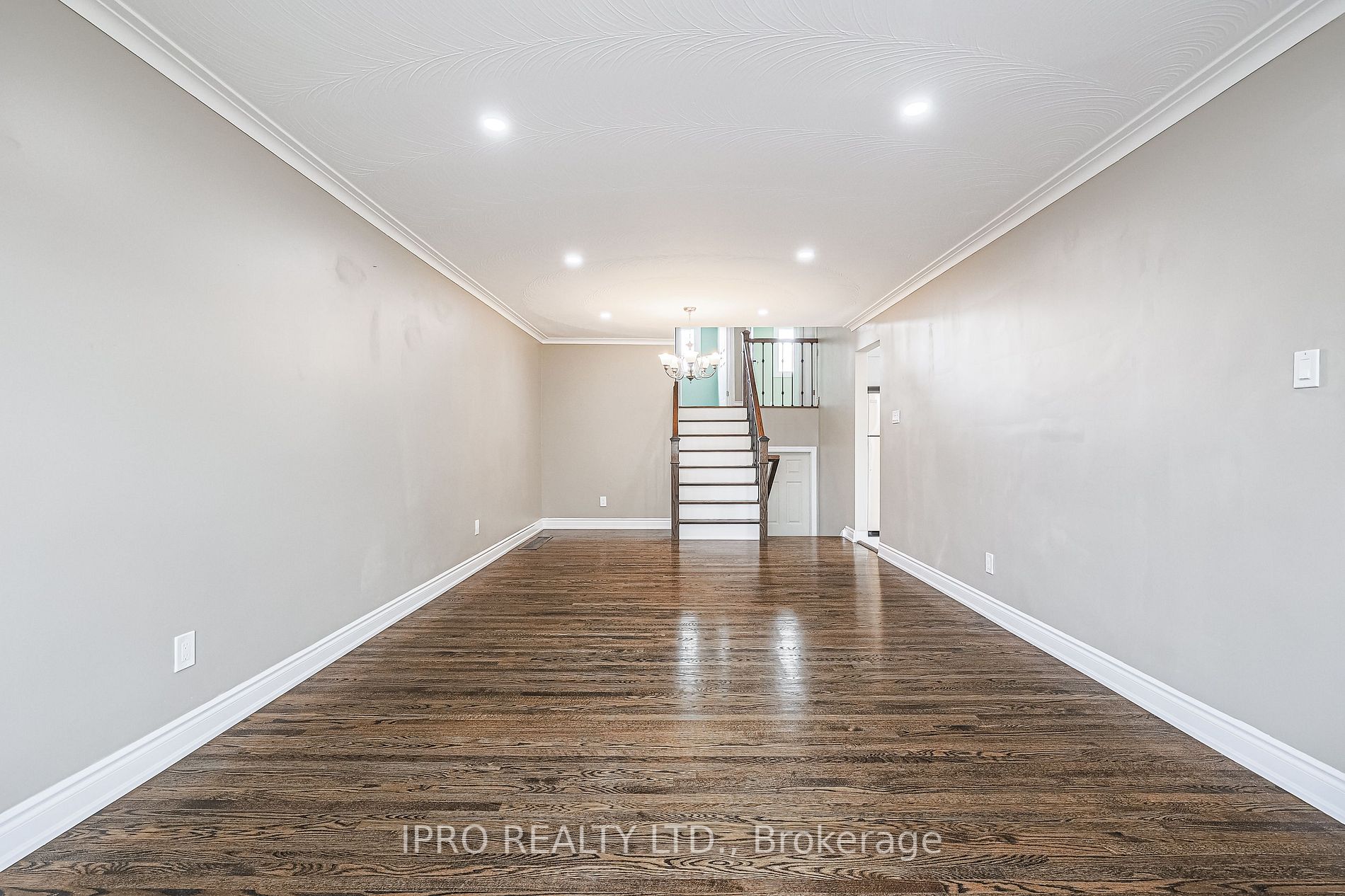 52 Dellbrook Crescent