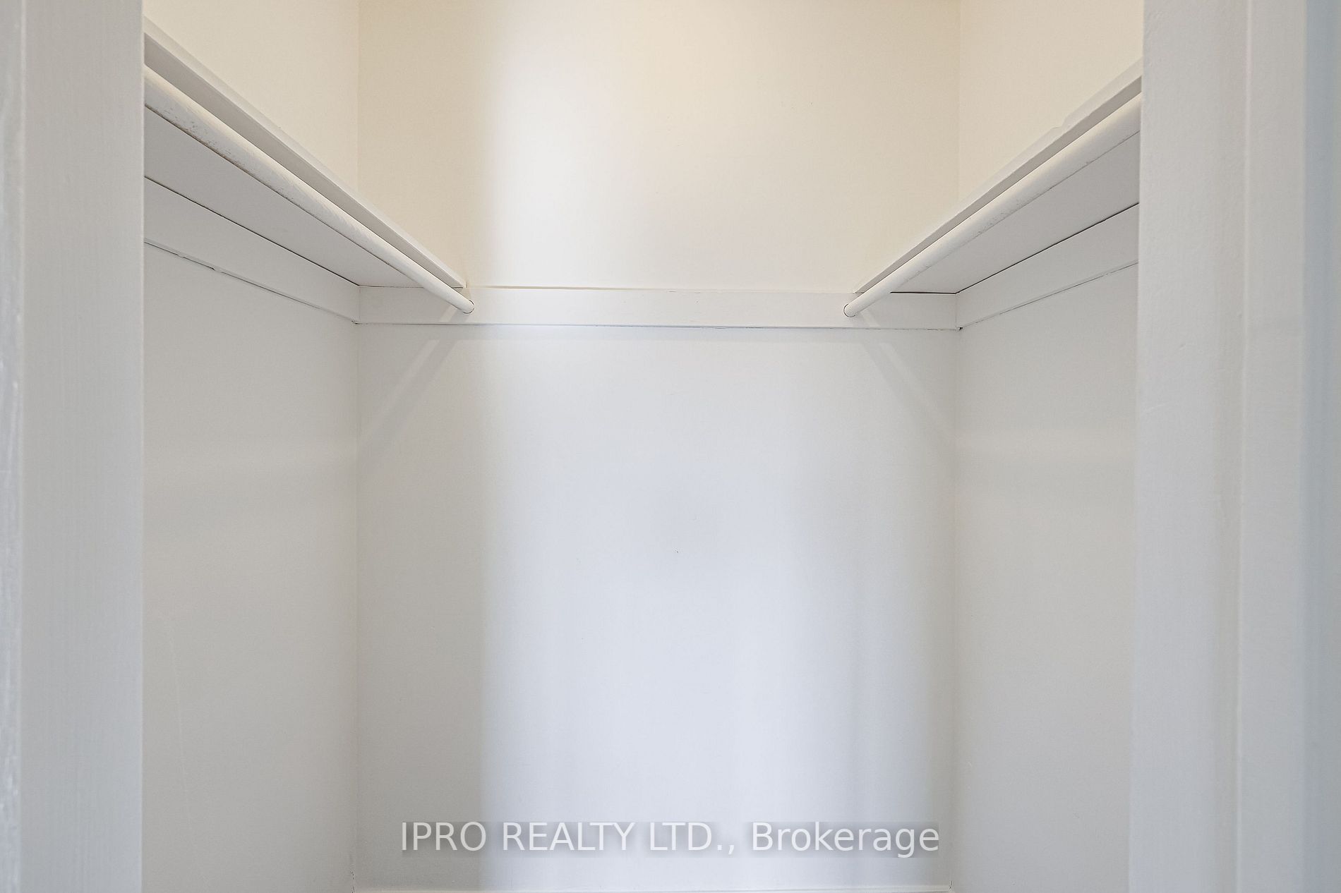 52 Dellbrook Crescent