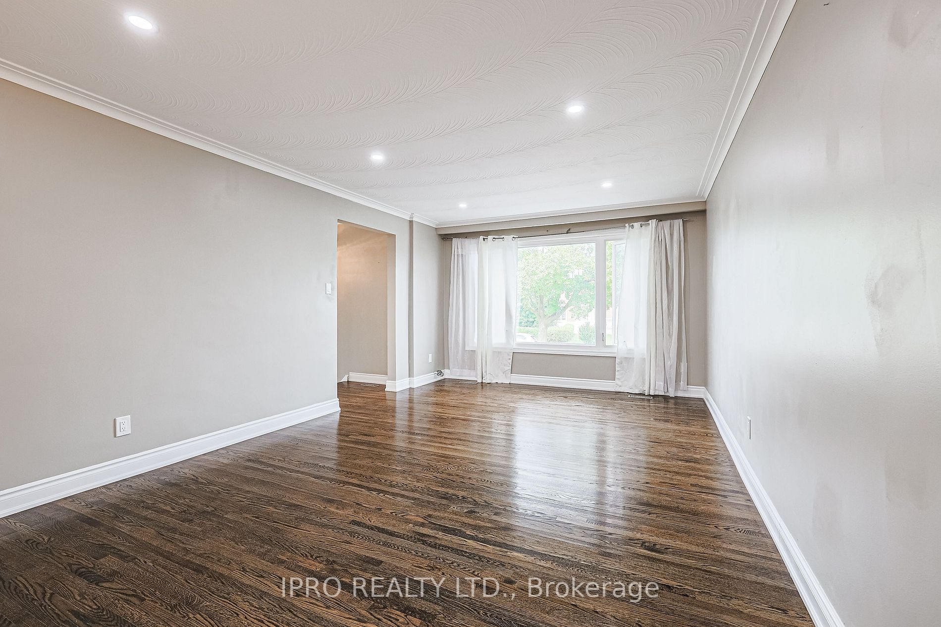 52 Dellbrook Crescent