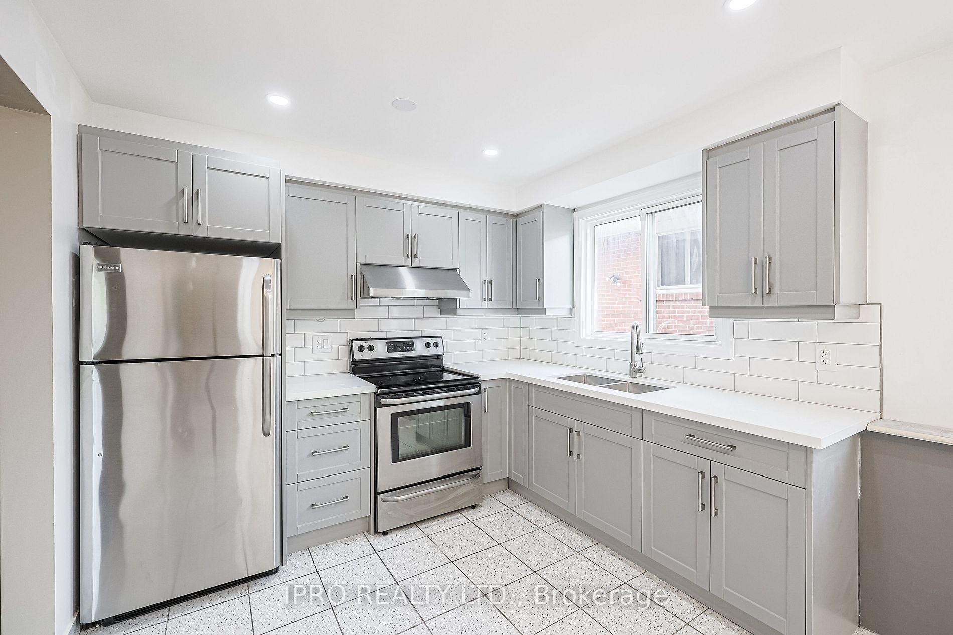 52 Dellbrook Crescent