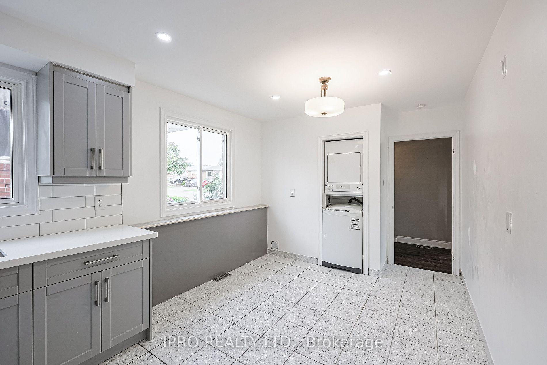 52 Dellbrook Crescent