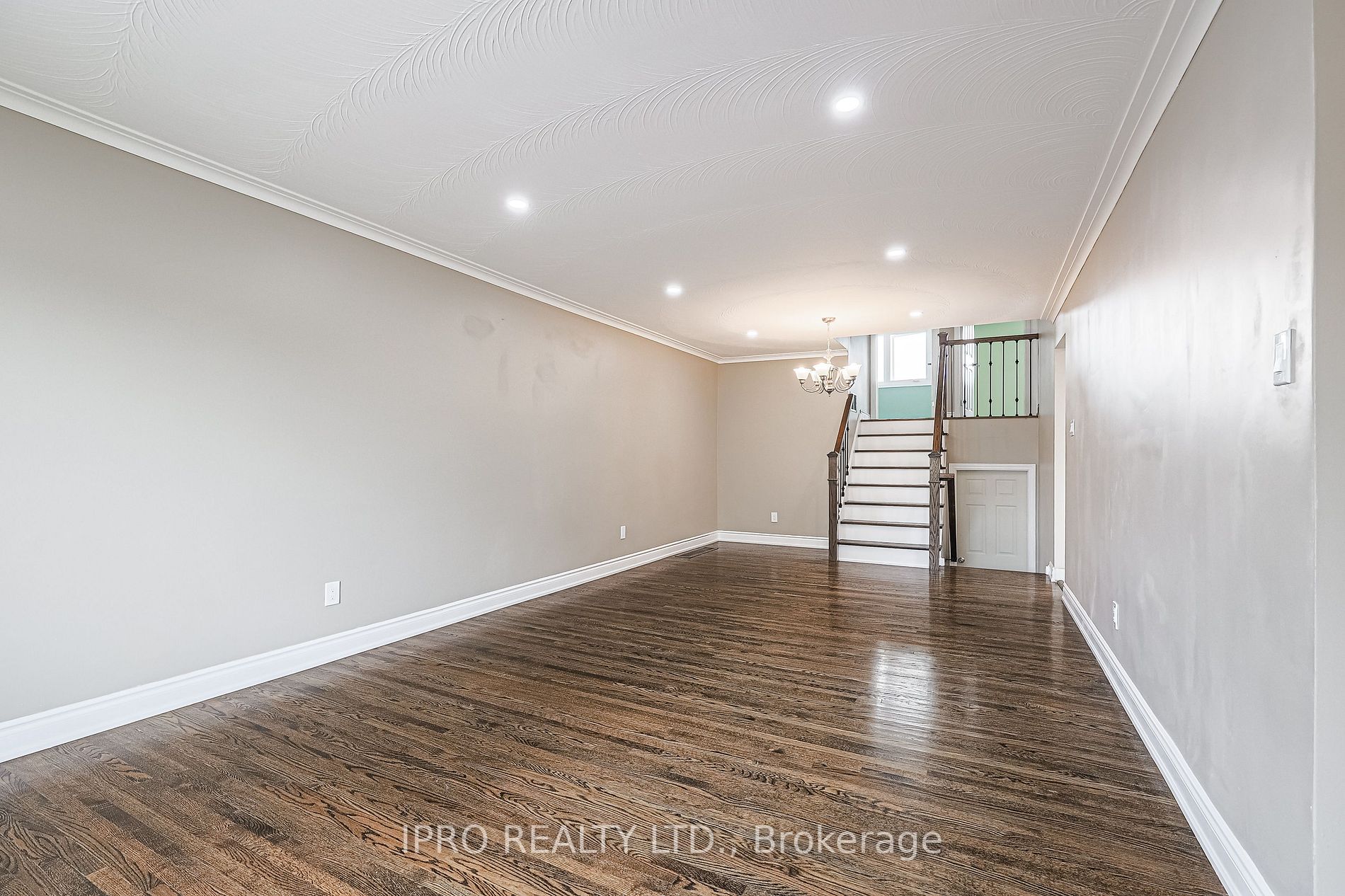 52 Dellbrook Crescent