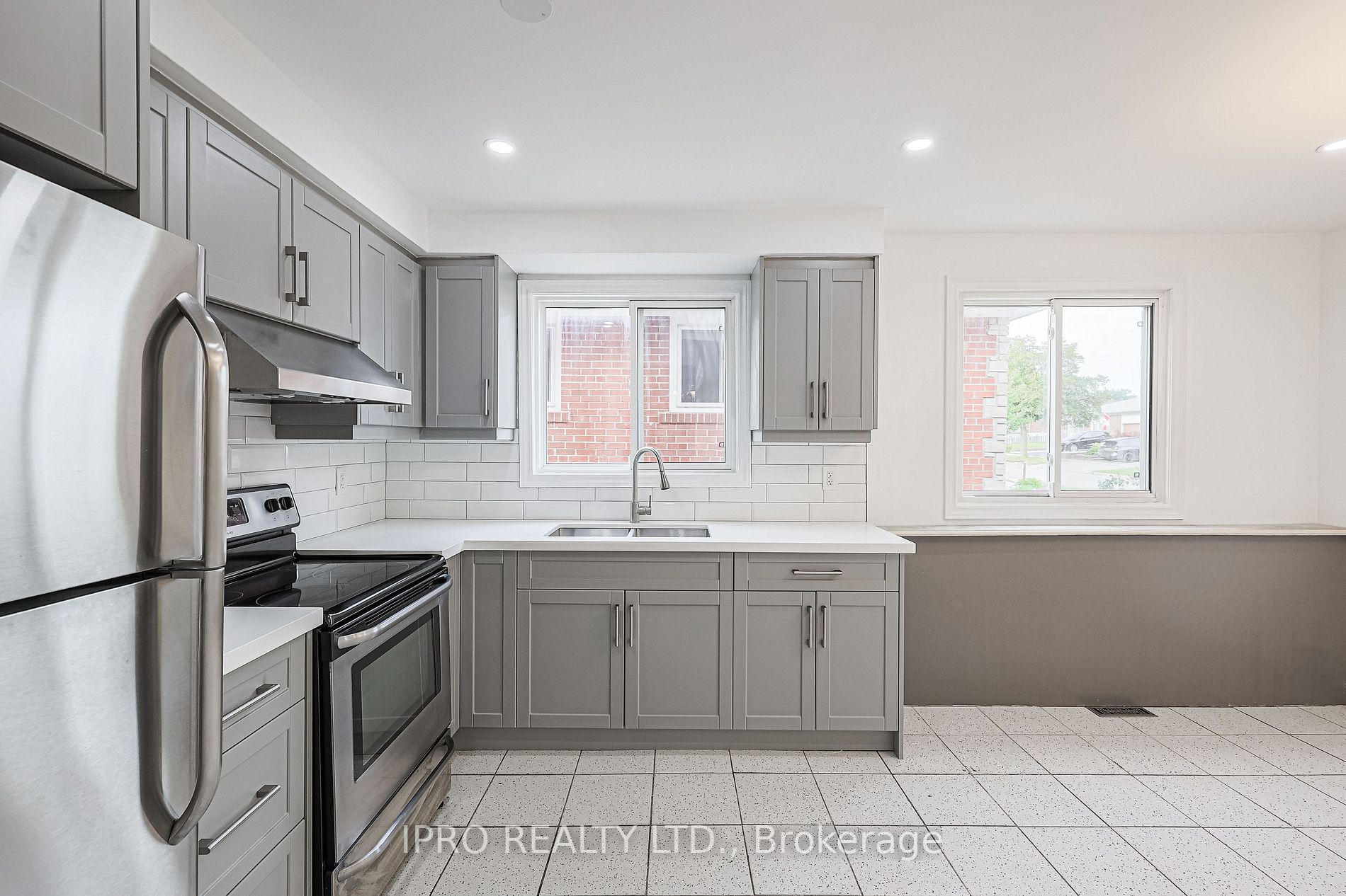 52 Dellbrook Crescent