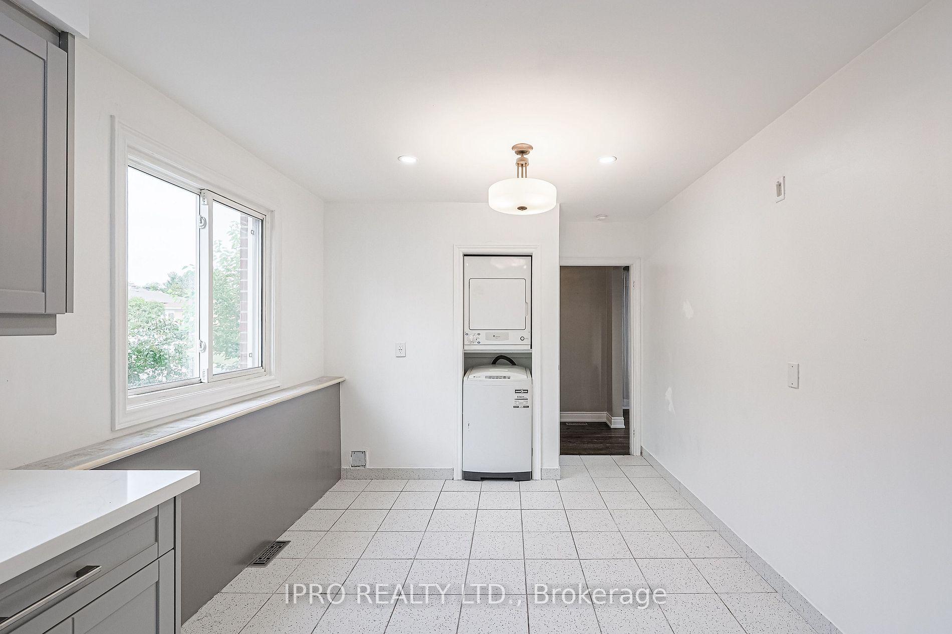 52 Dellbrook Crescent