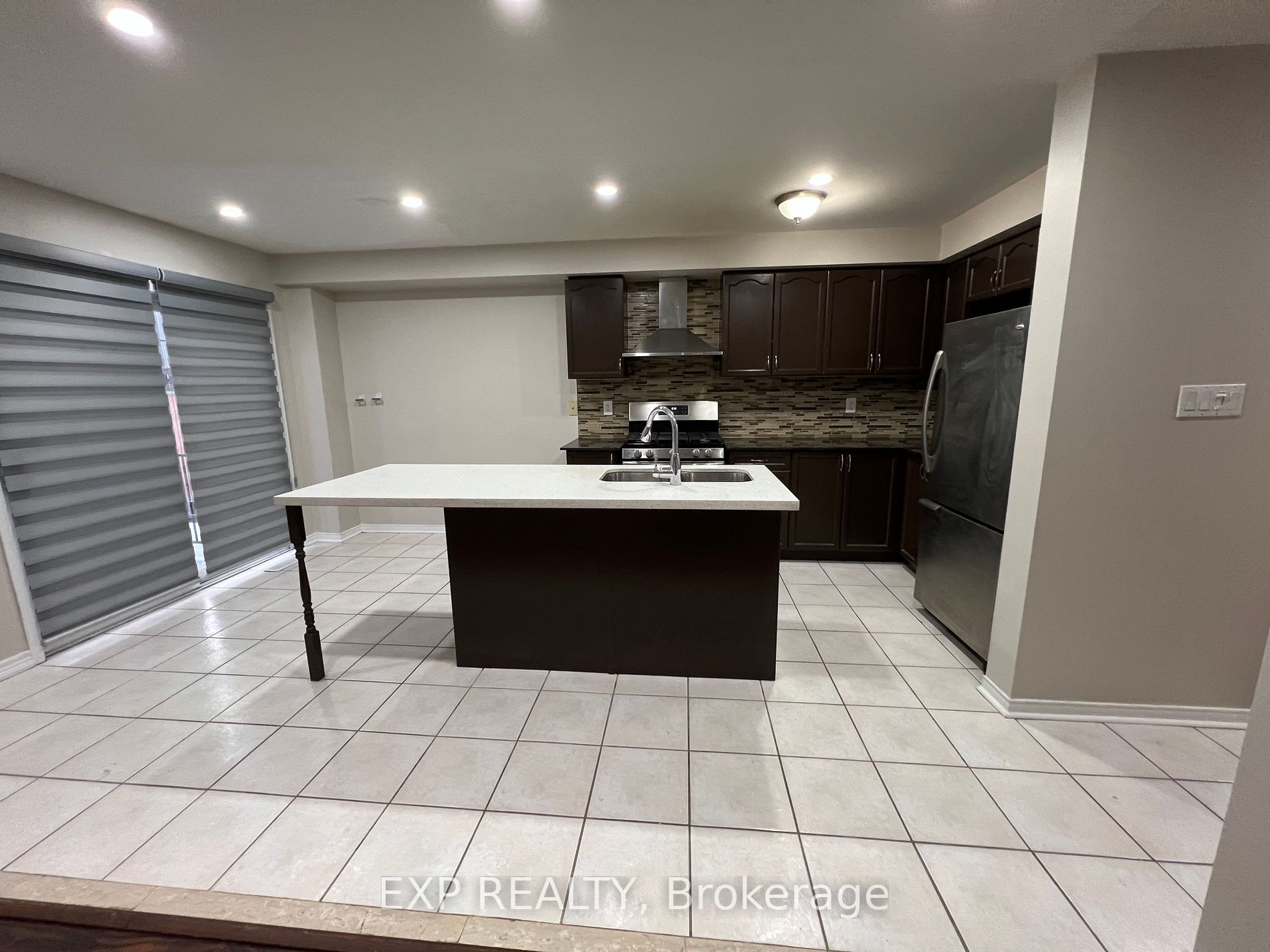 44 Leagate St