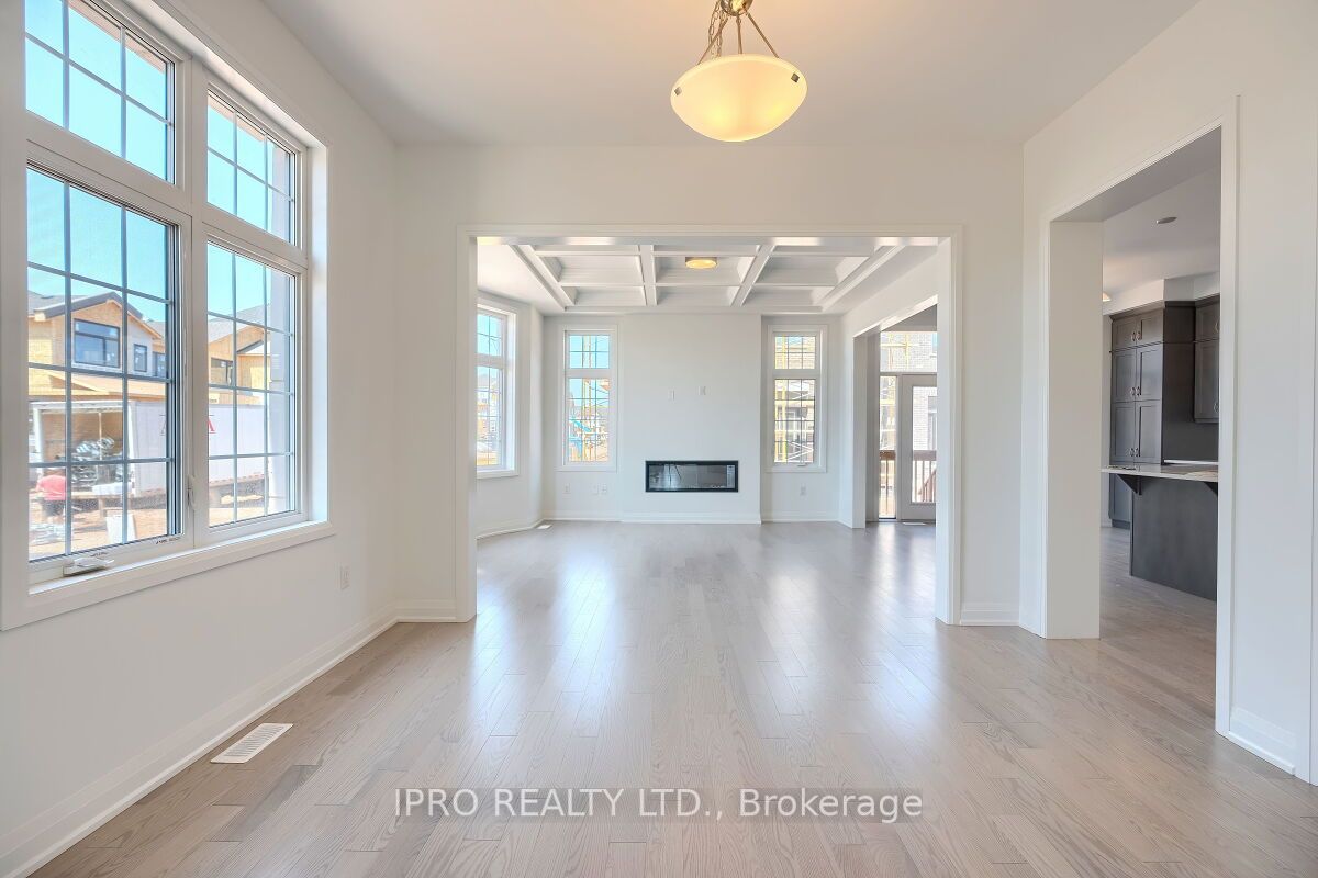 3105 Travertine Dr