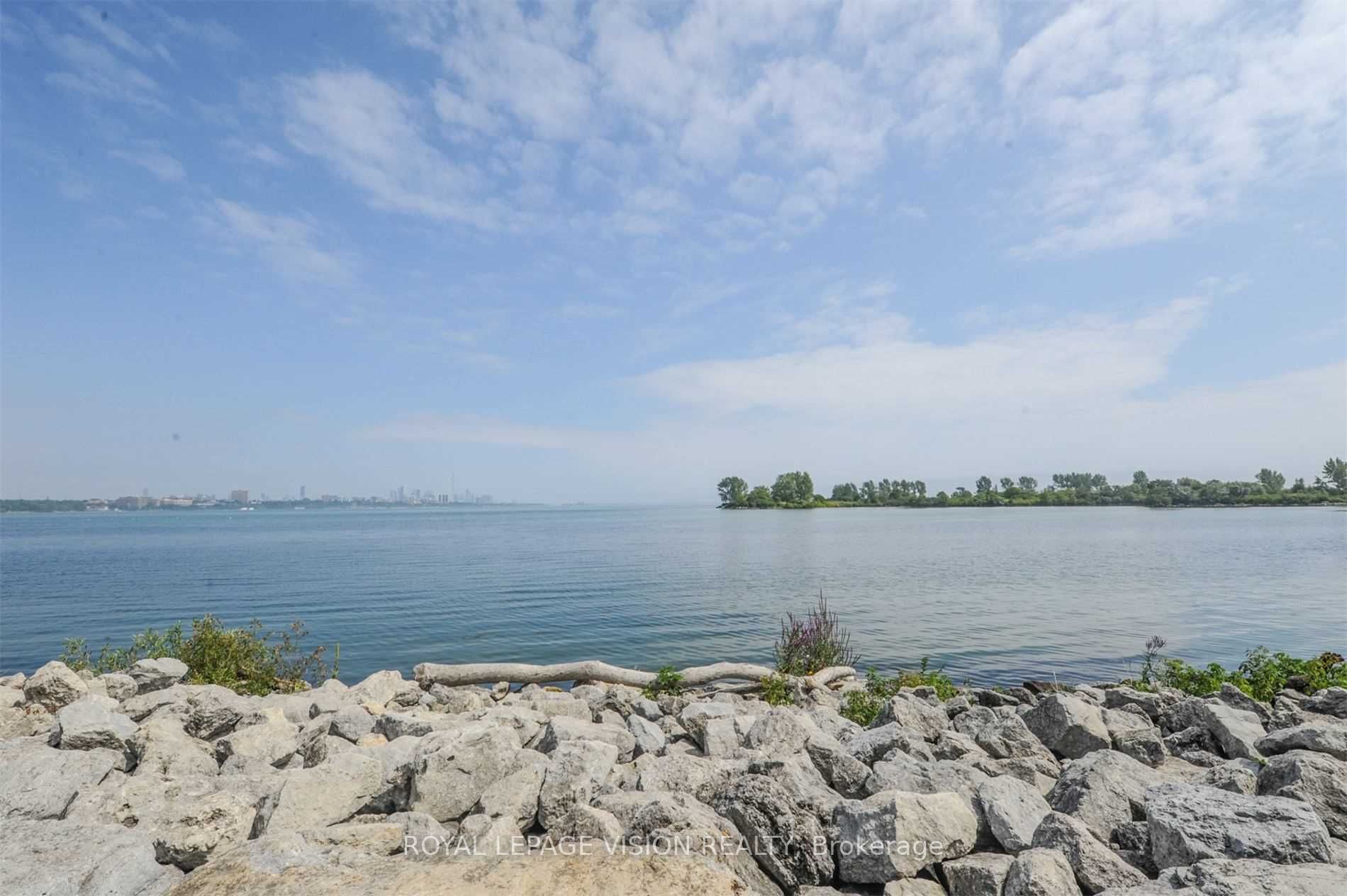 39 Annie Craig Dr, #1010