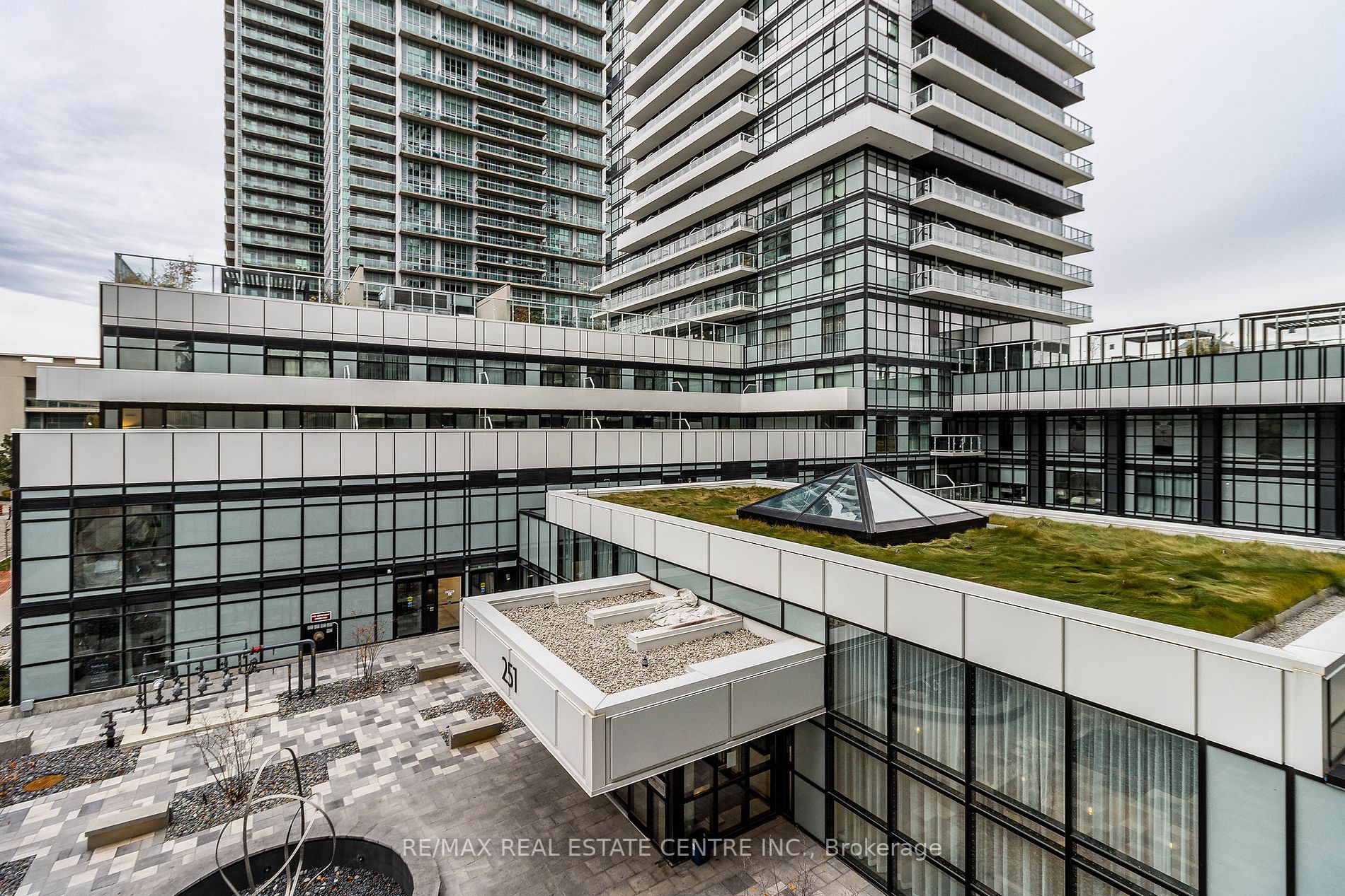 251 Manitoba St, #334