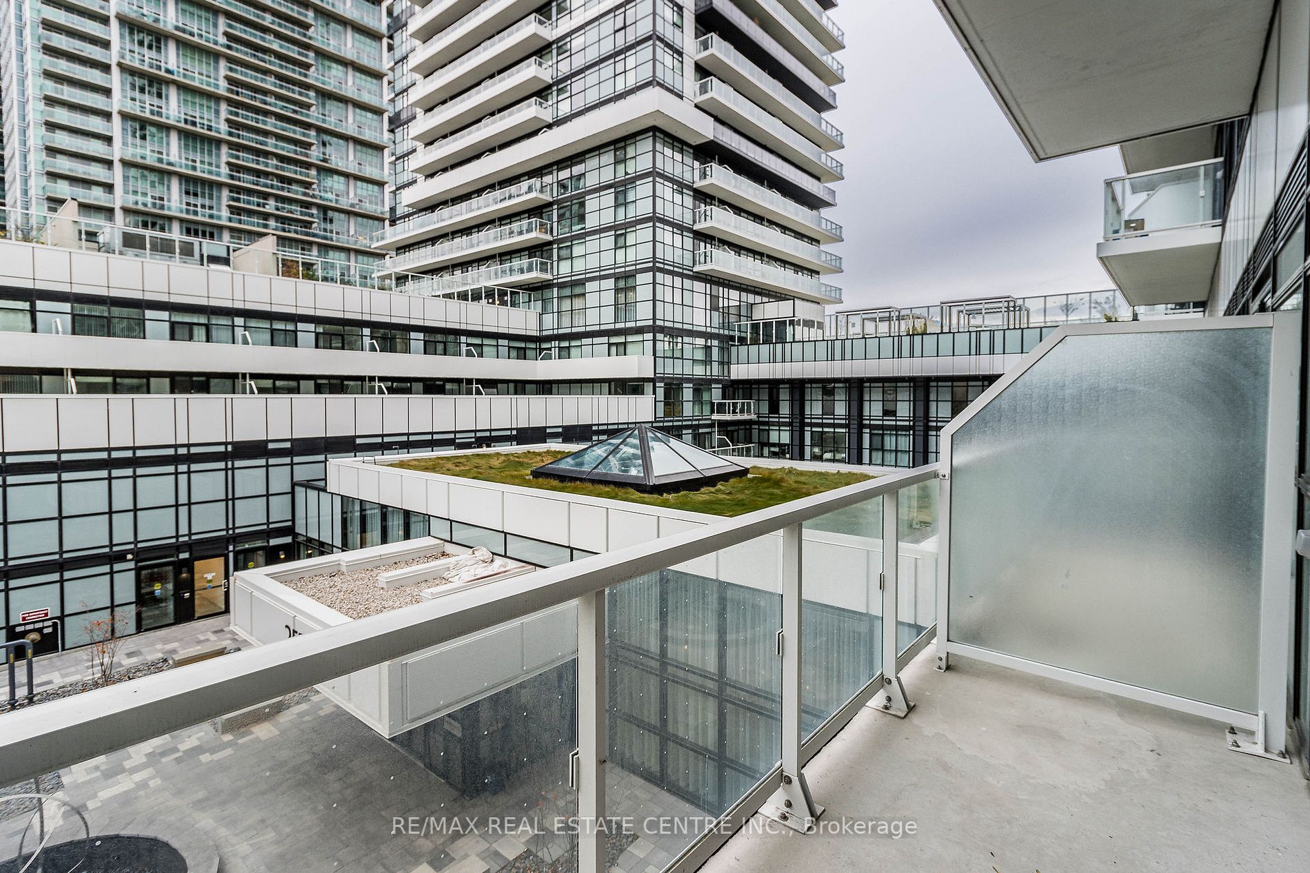 251 Manitoba St, #334