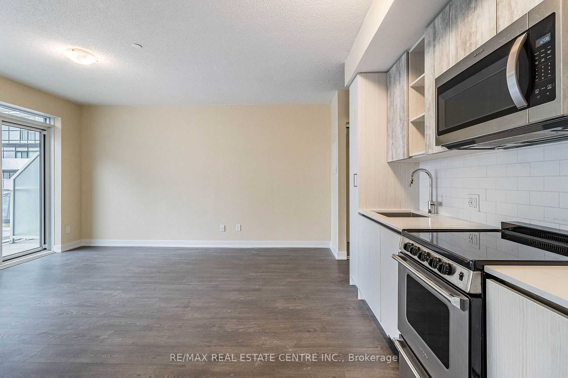 251 Manitoba St, #334