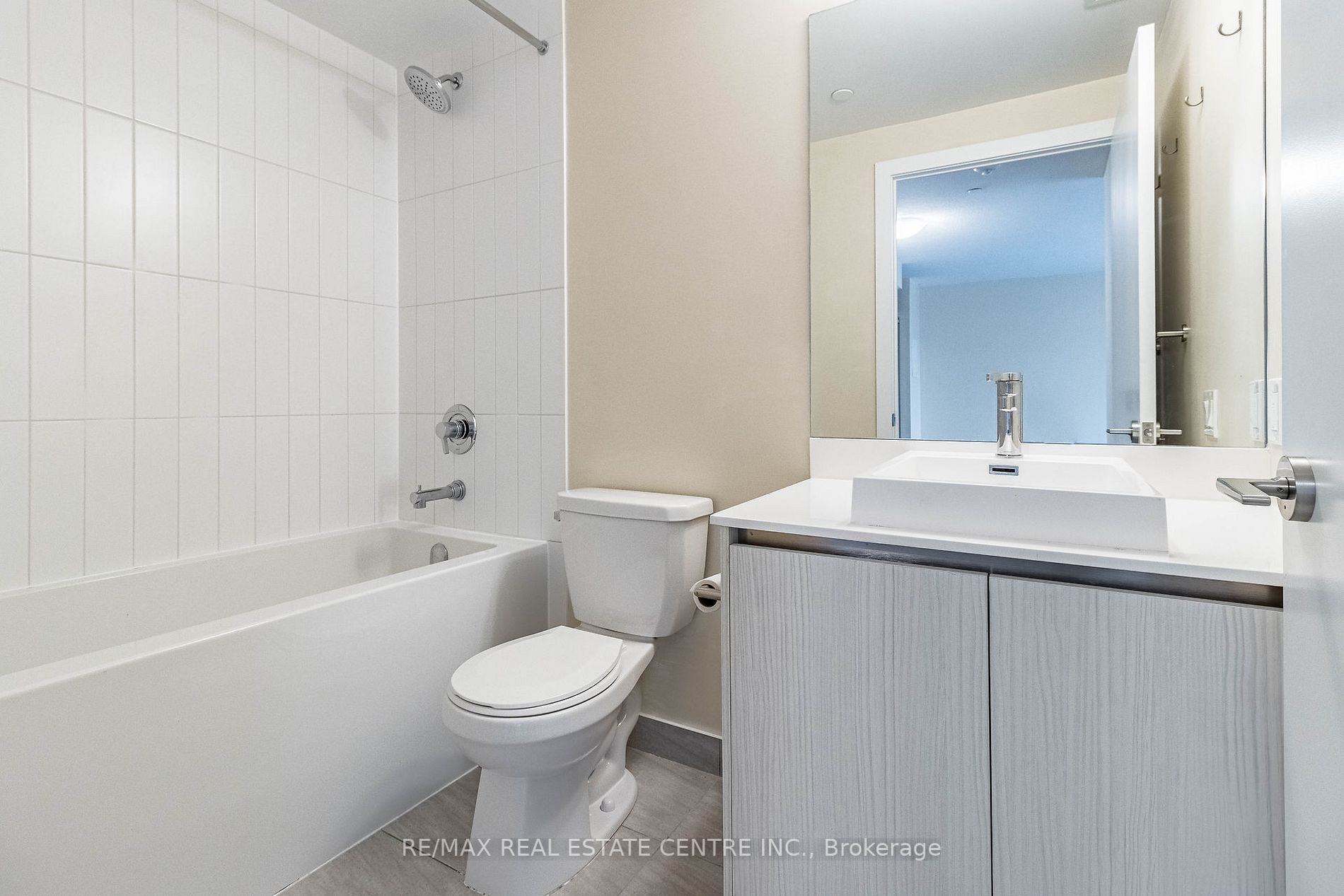 251 Manitoba St, #334