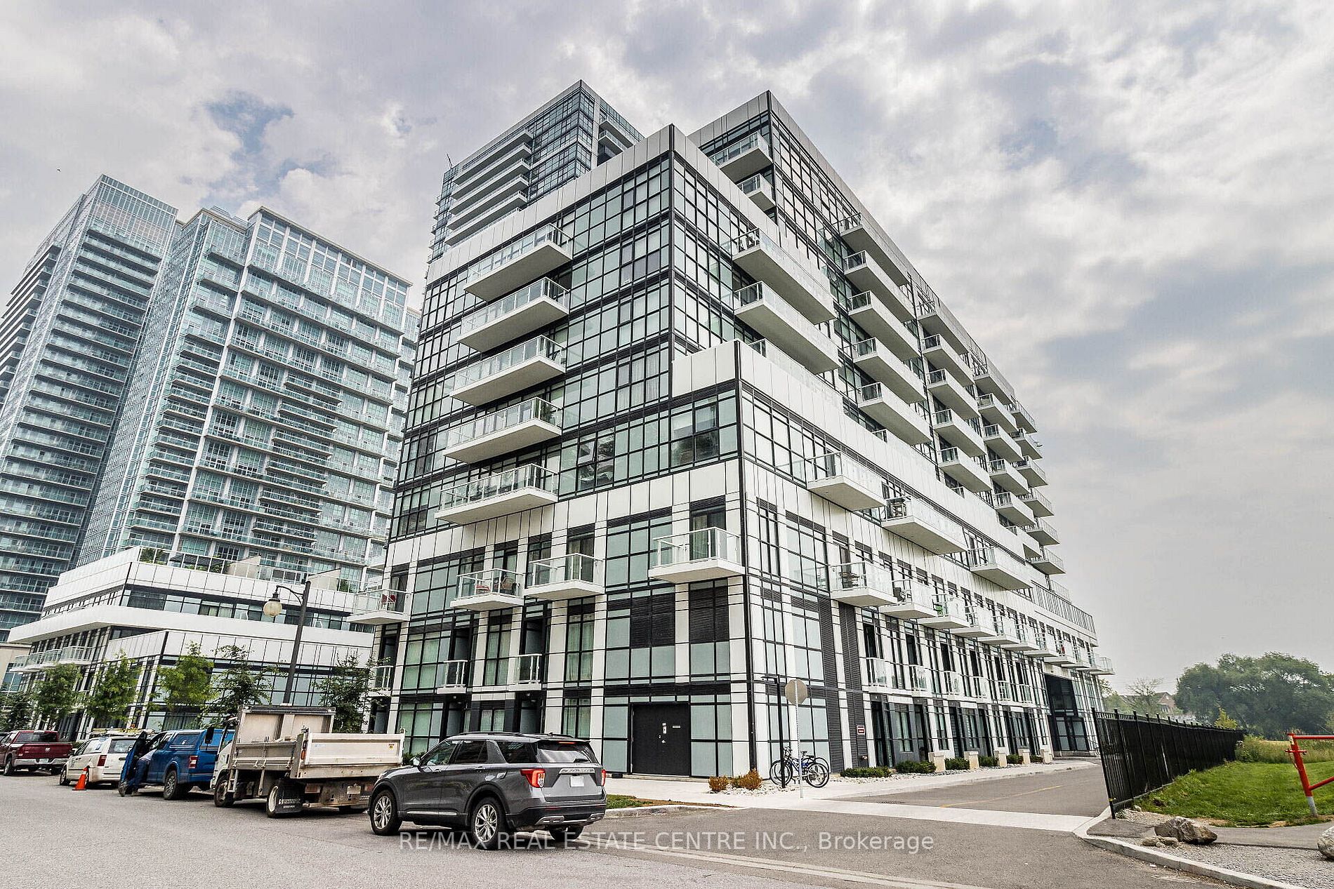 251 Manitoba St, #334