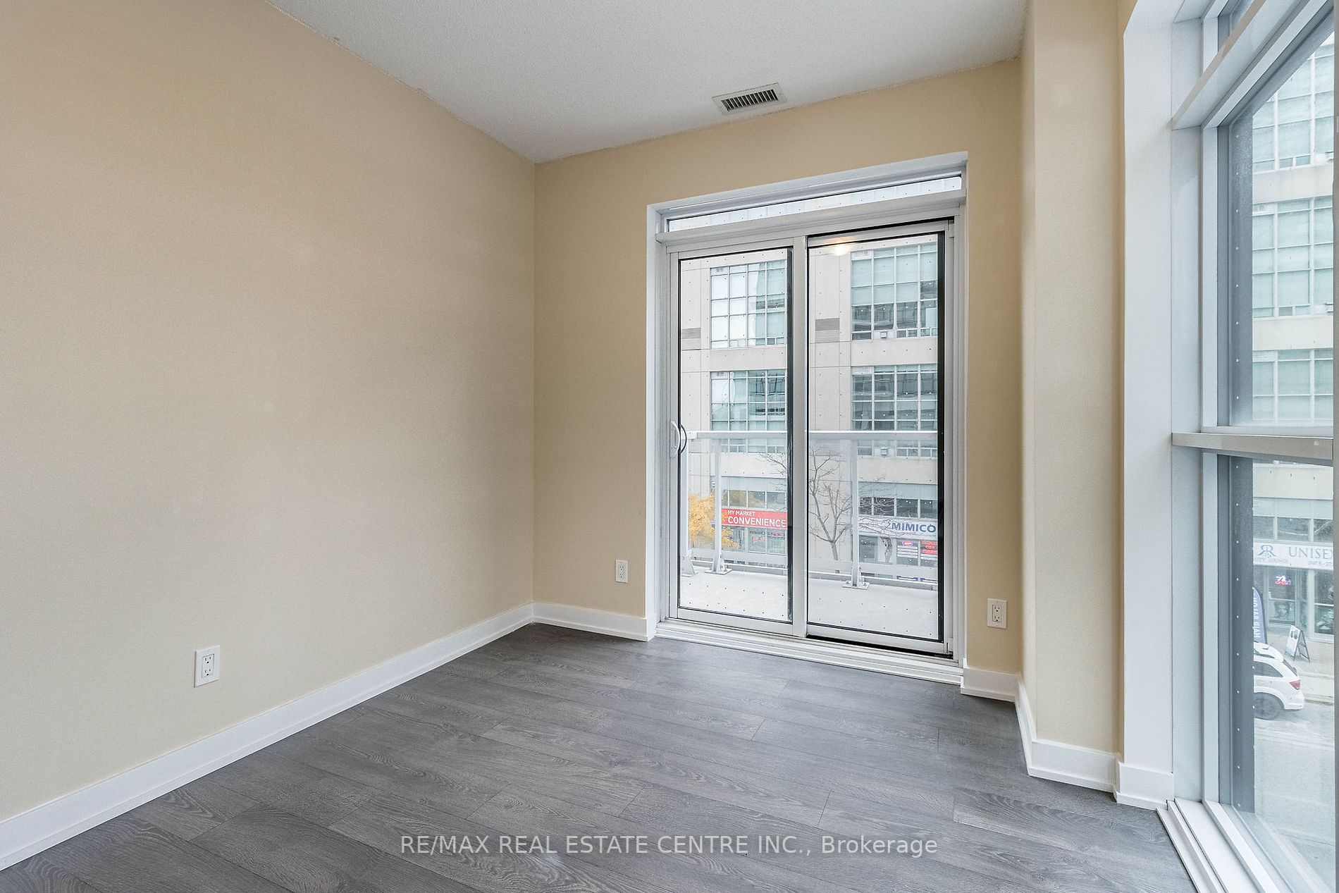 251 Manitoba St, #334