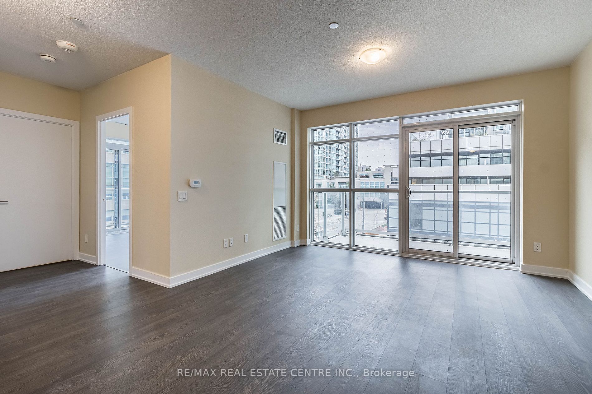 251 Manitoba St, #334