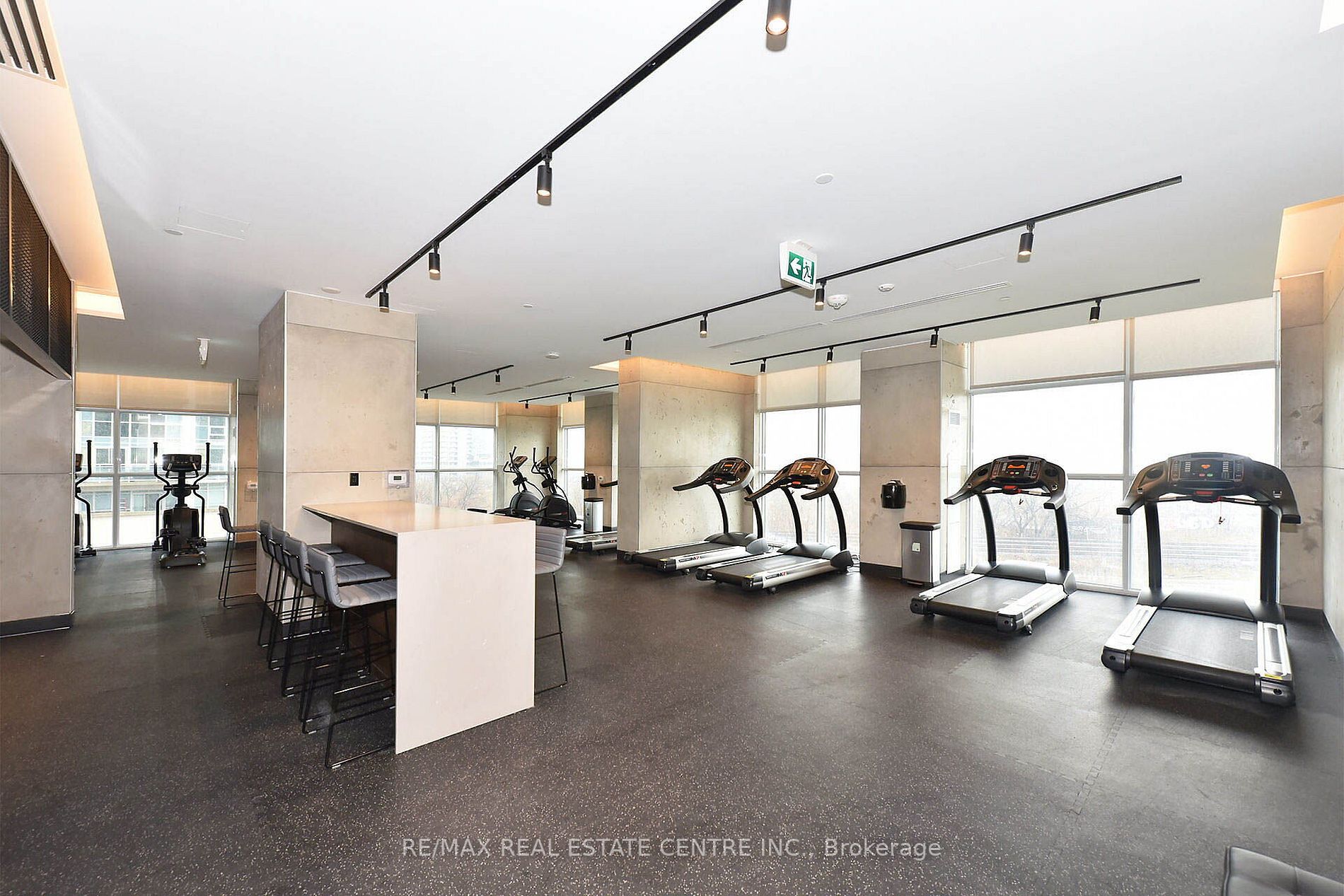 251 Manitoba St, #334