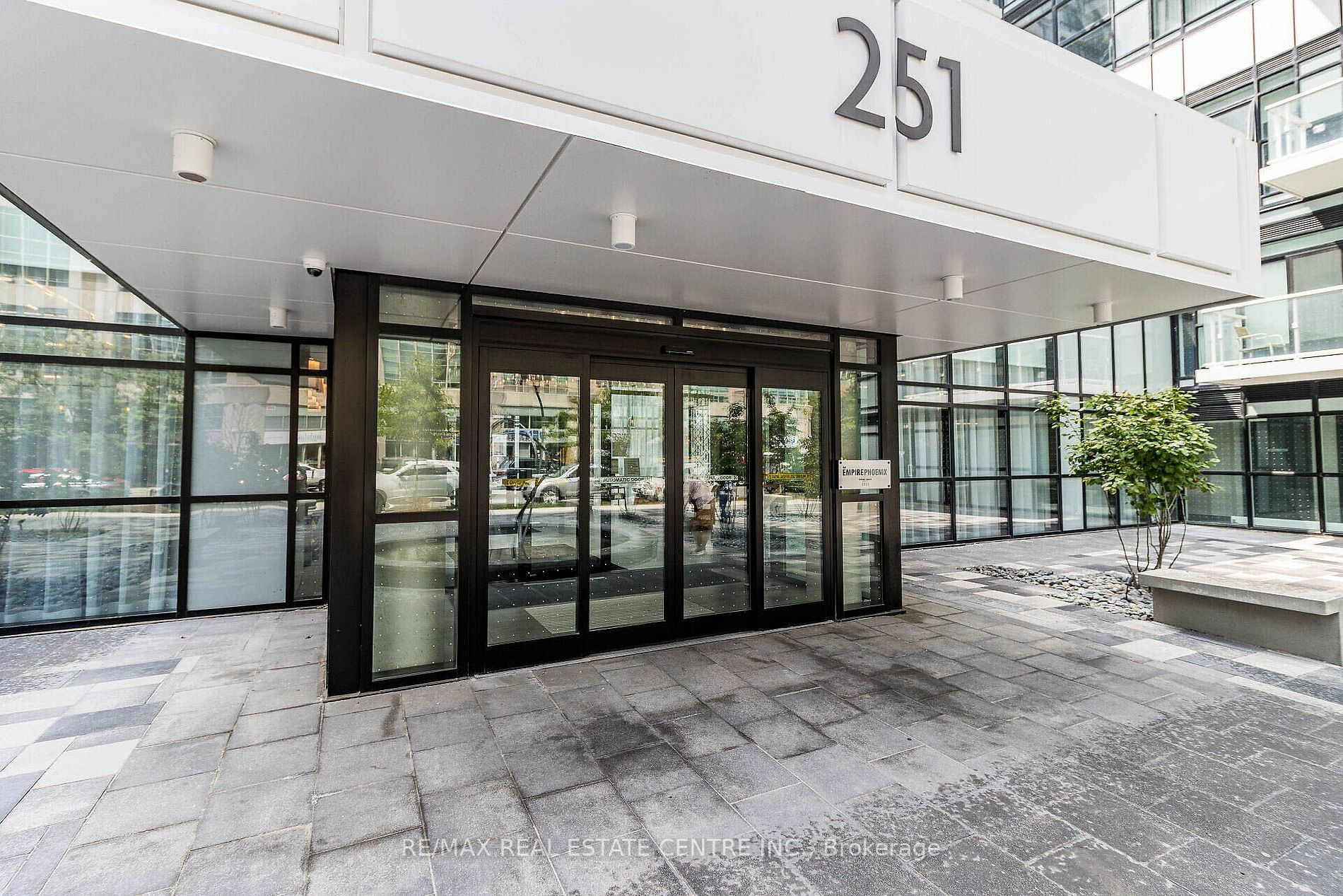 251 Manitoba St, #334