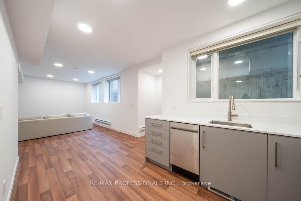 77 Thirty Fifth St