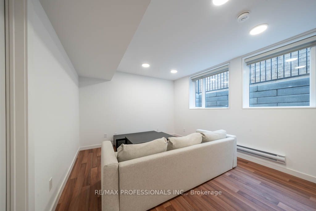 77 Thirty Fifth St