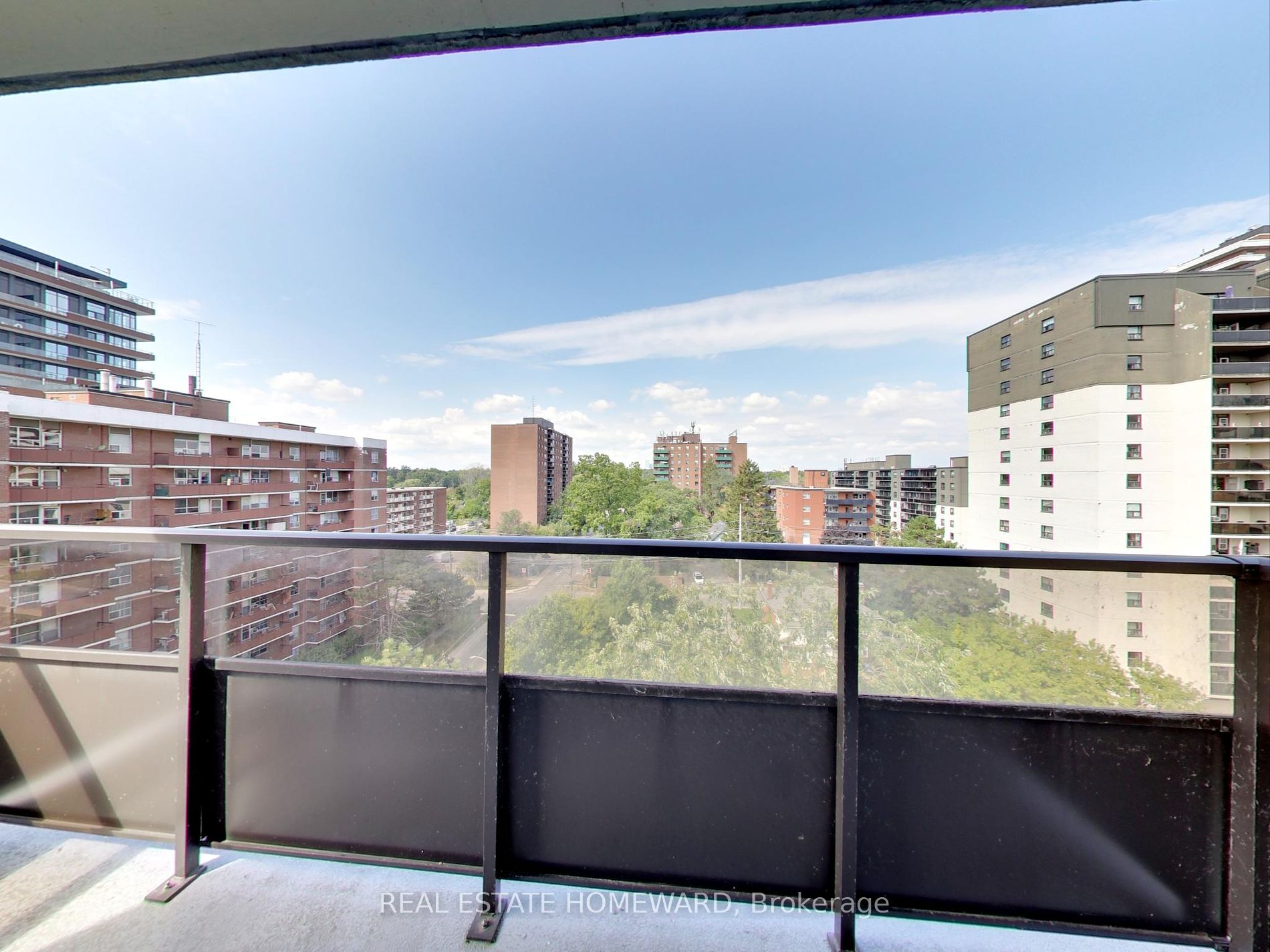 15 Elizabeth St N, #901