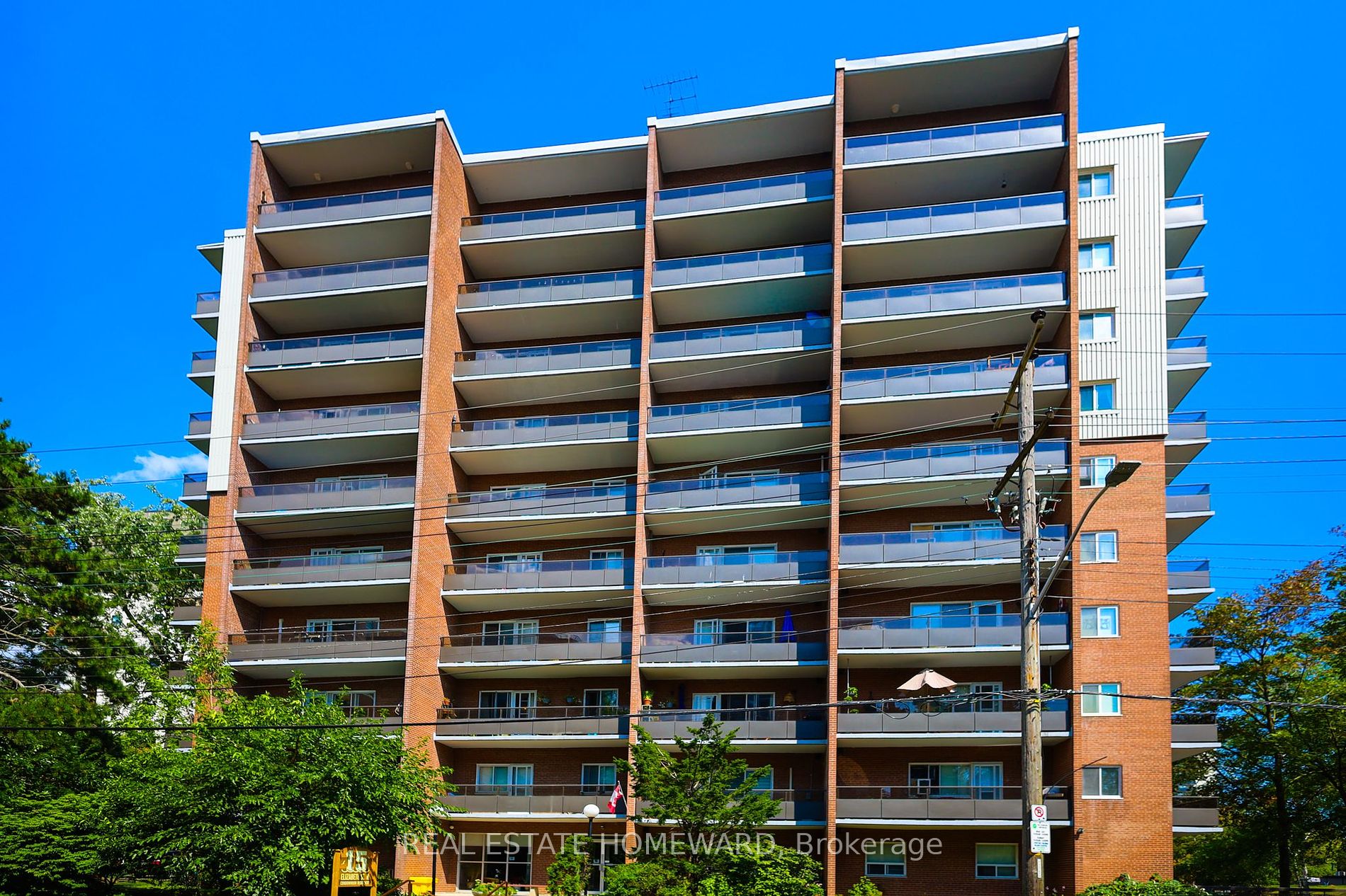 15 Elizabeth St N, #901