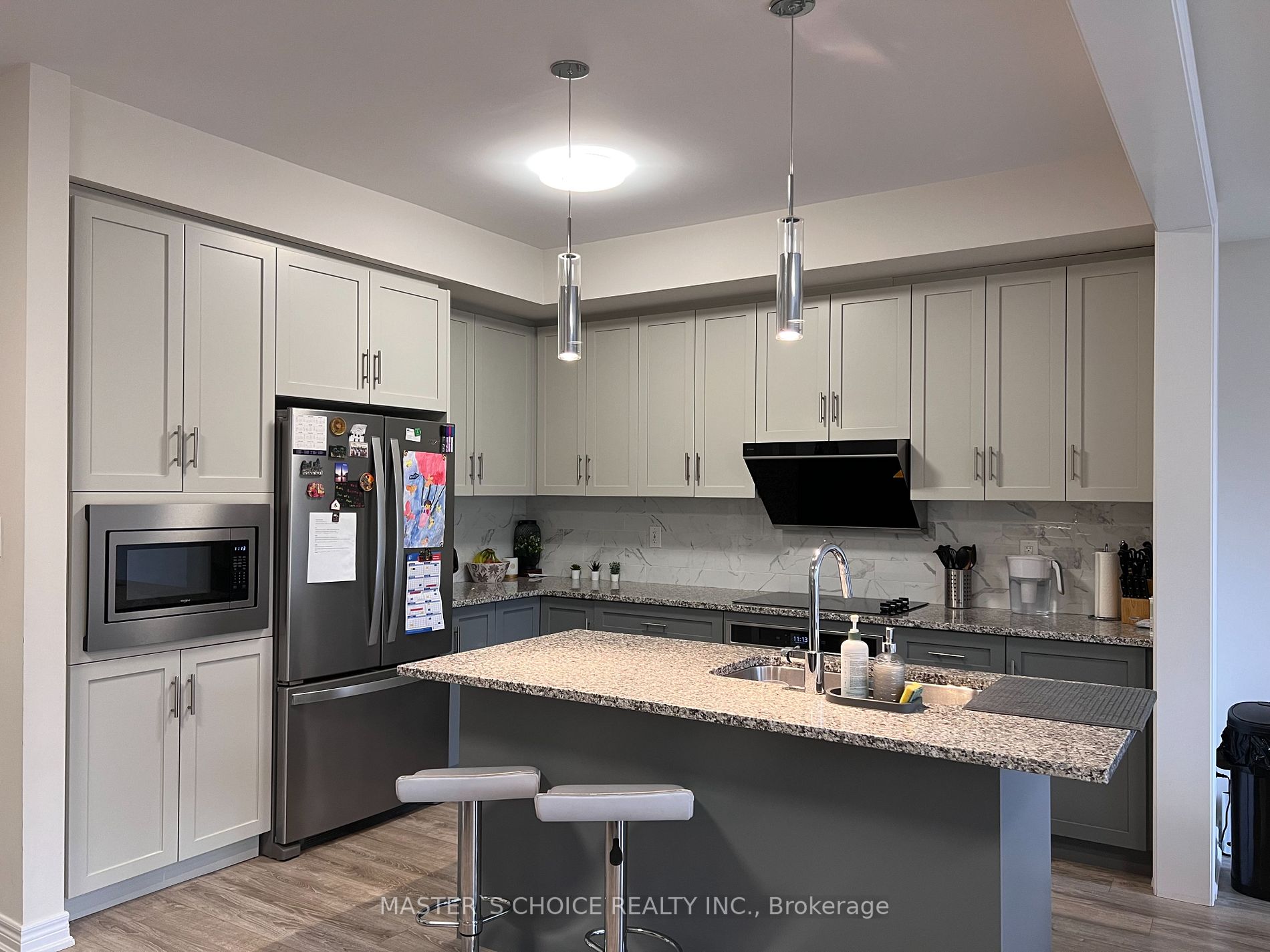 3335 Mockingbird Common