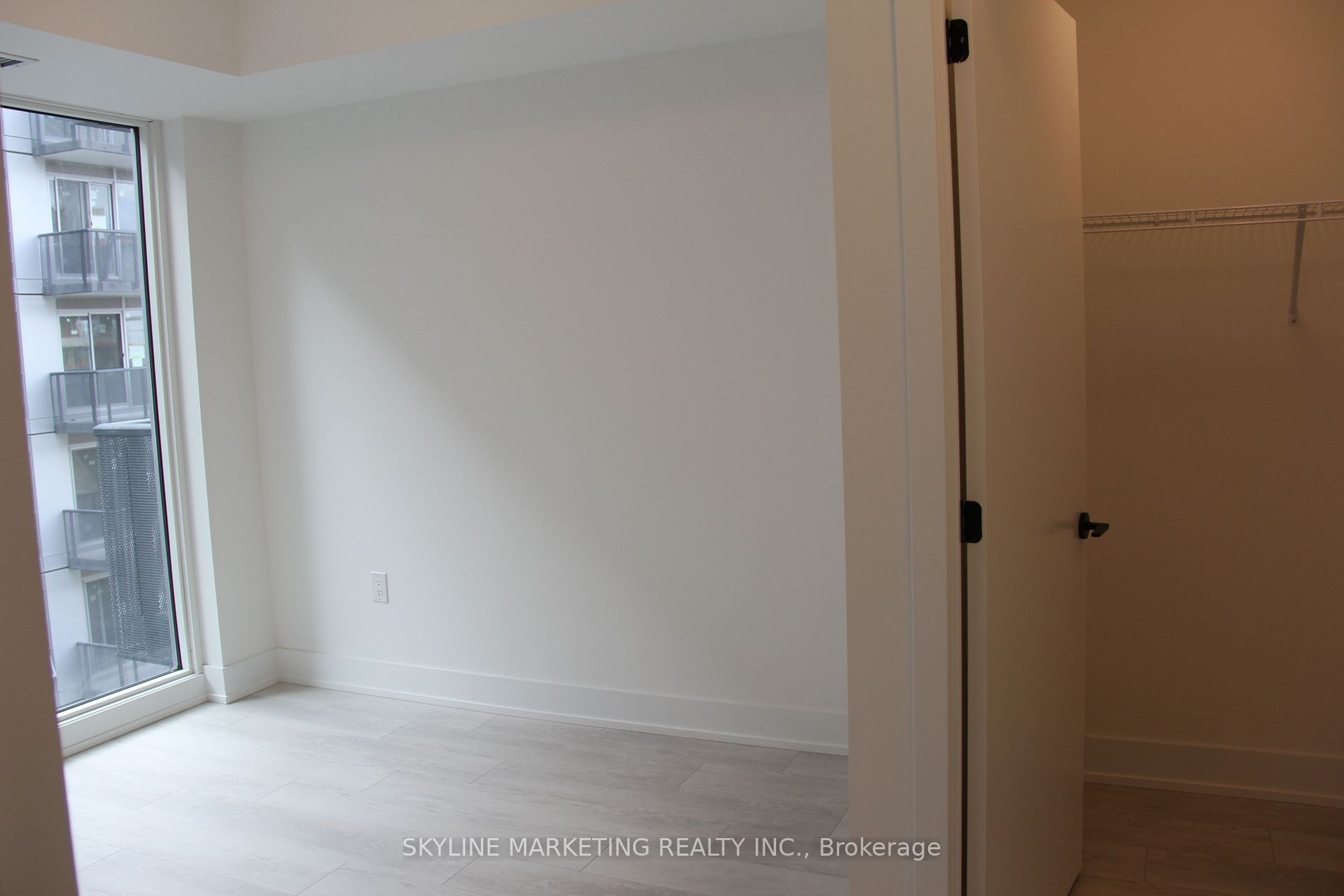2450 Old Bronte Rd, #403