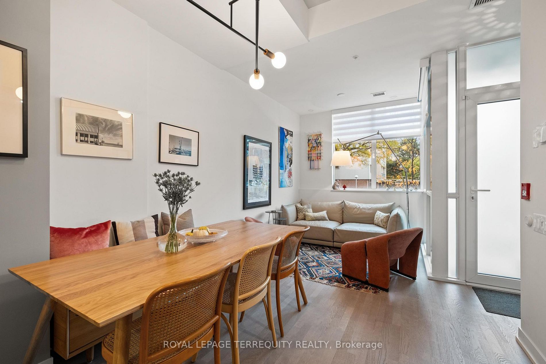 38 Howard Park Ave, #157
