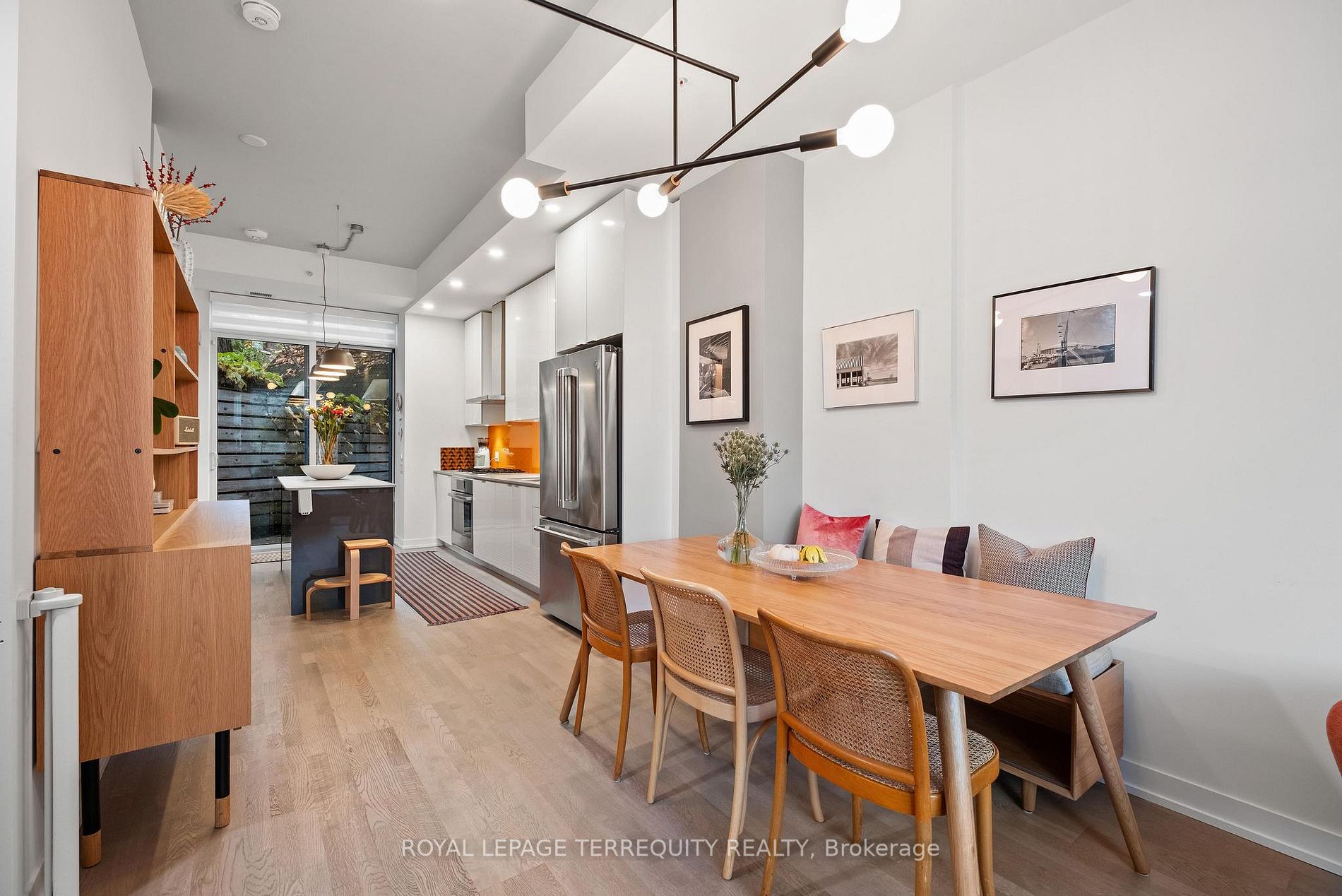 38 Howard Park Ave, #157