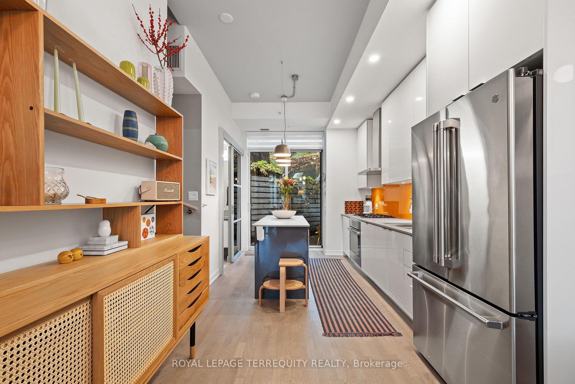 38 Howard Park Ave, #157