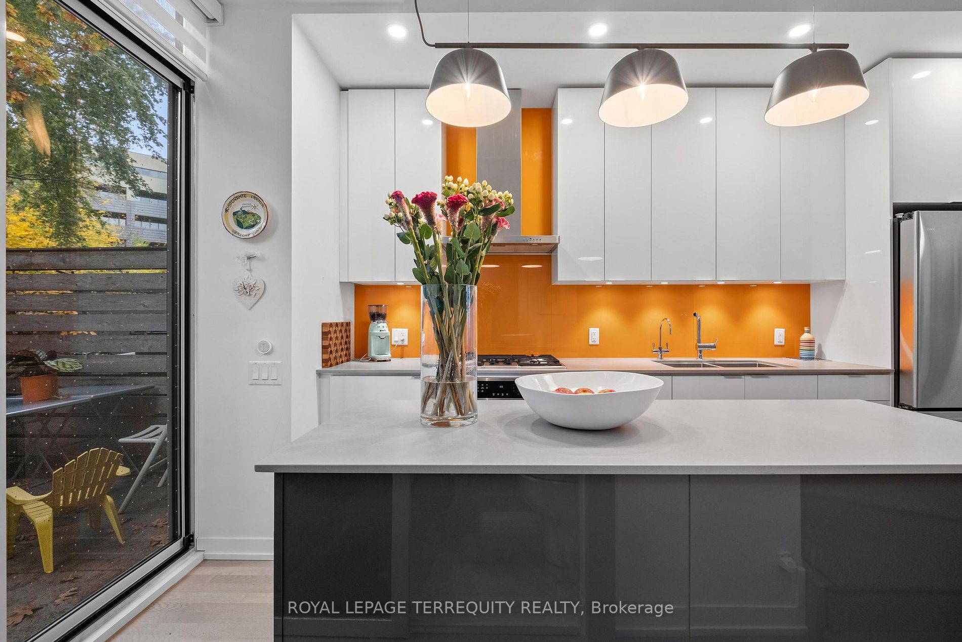 38 Howard Park Ave, #157