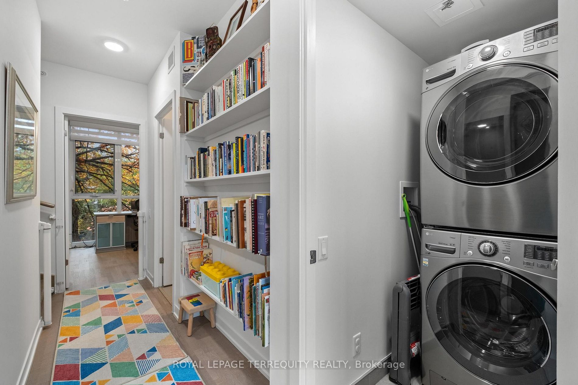38 Howard Park Ave, #157